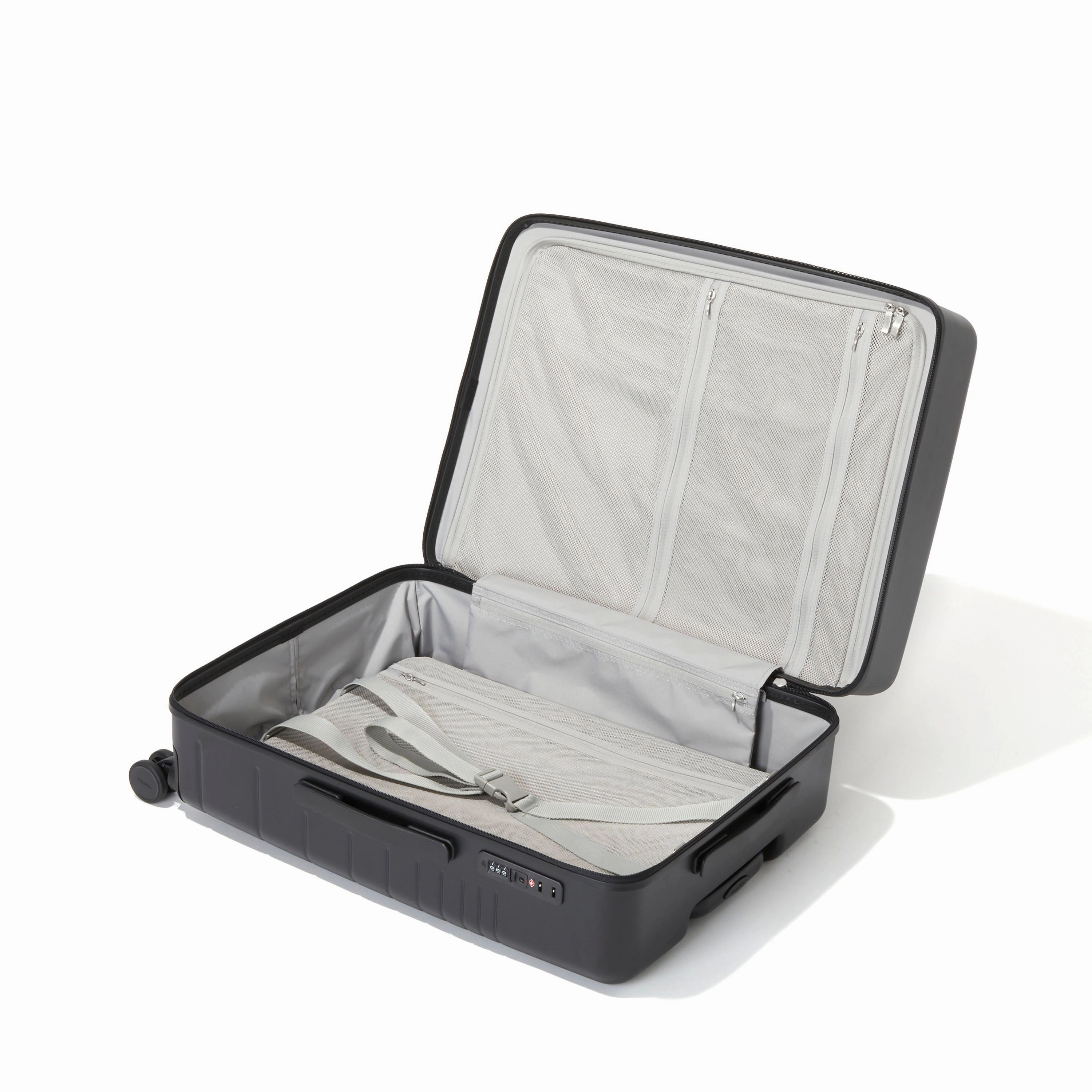 baggallini Set Wave 26 in. 4 Wheel Hardside Luggage
