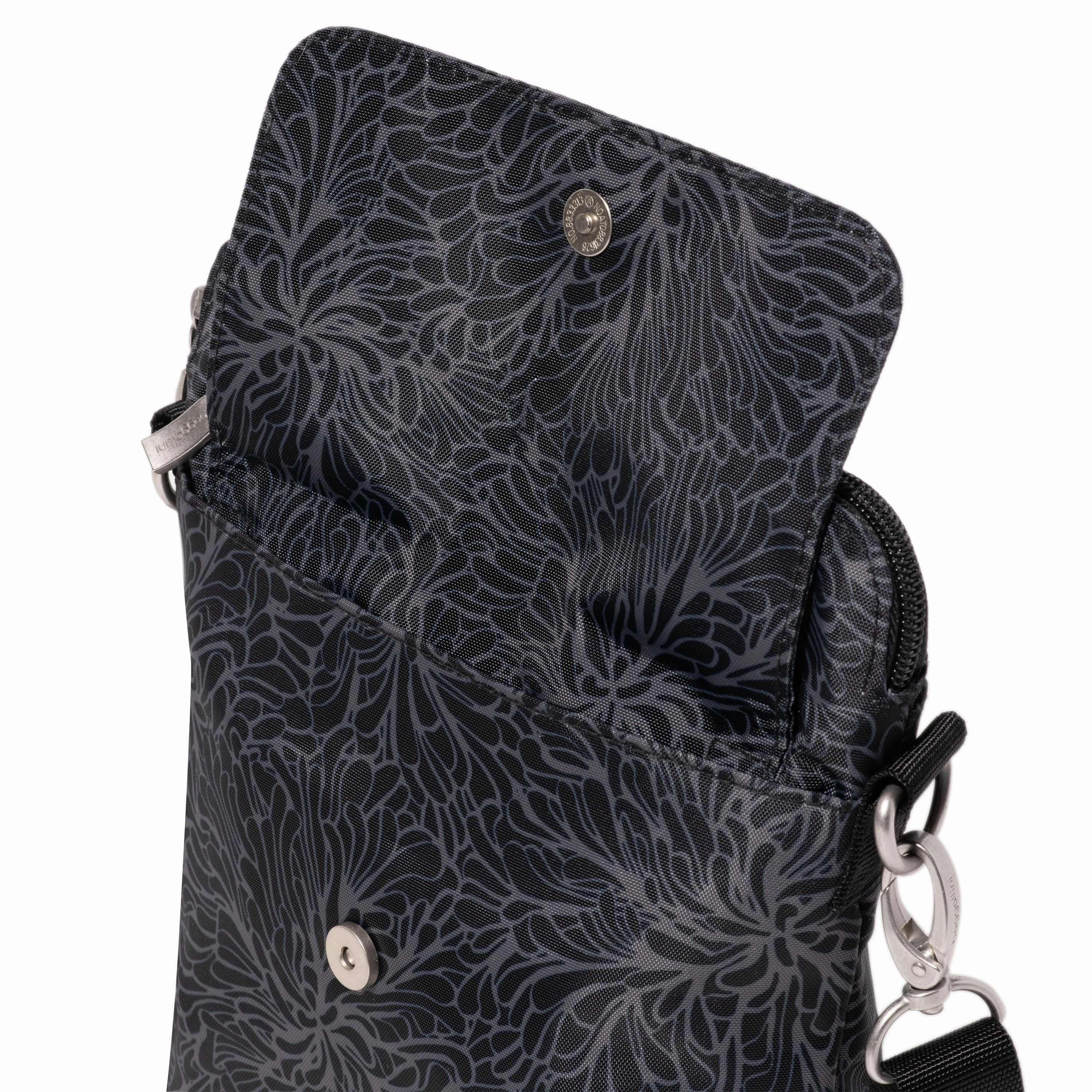 baggallini Women's Let's Escape Crossbody Bag