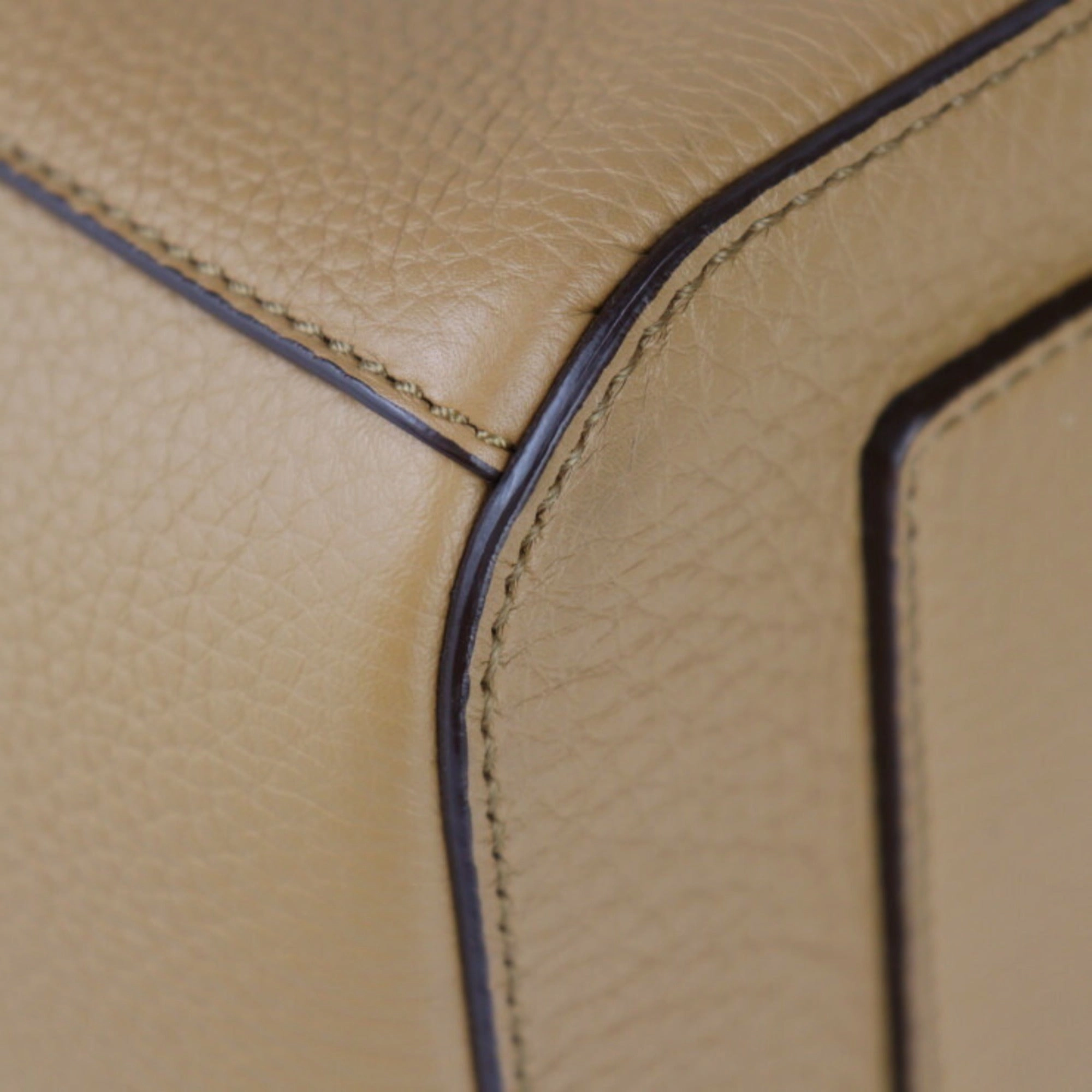 Bally  Leather Handbag Tote Bag (Pre-Owned)