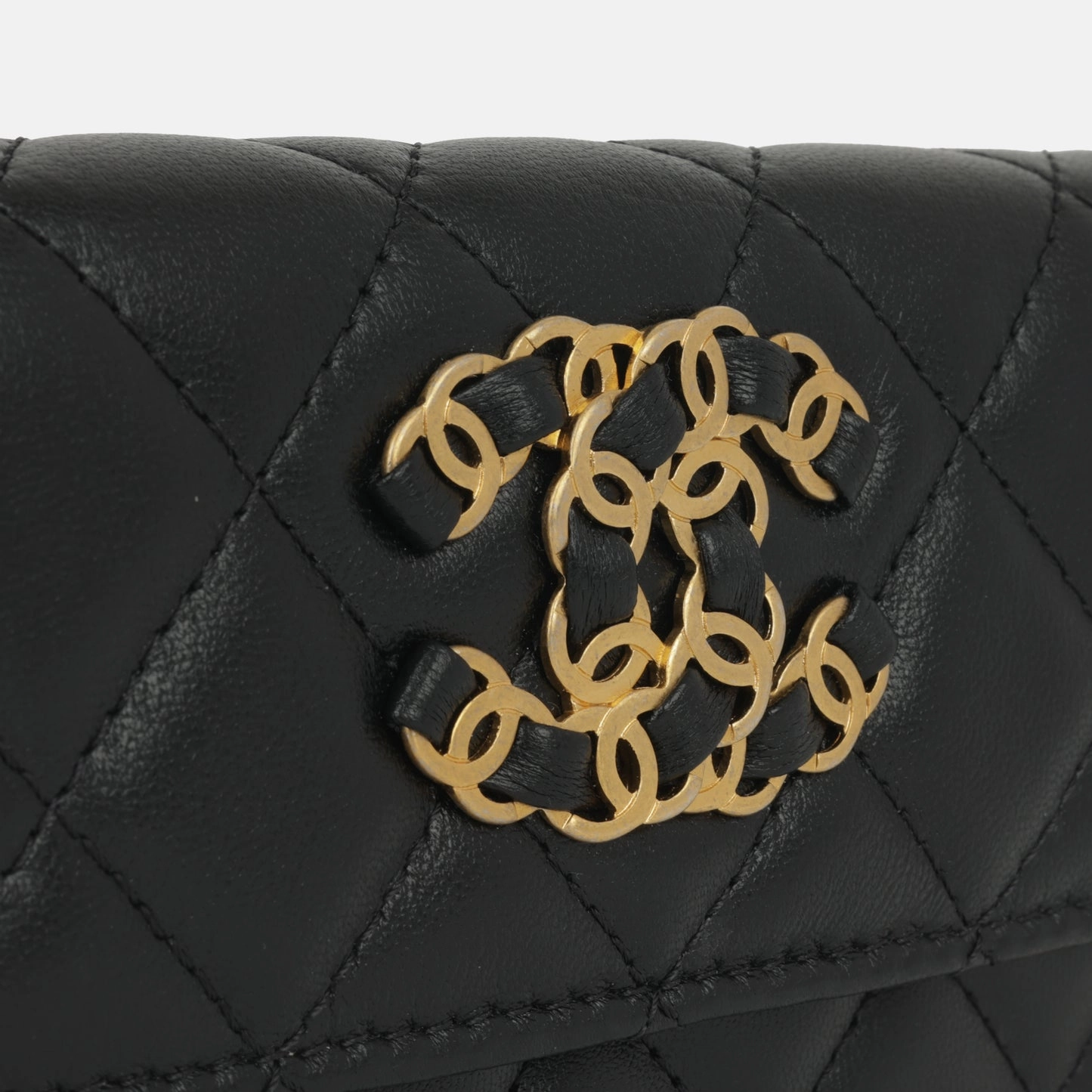 Chanel - 19 Flap Coin Purse on Chain - Black Lambskin AGHW - 2021 - Pre-Loved