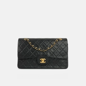 Chanel - Vintage Medium Classic Flap - Black Lambskin GHW - 1996 - Excellent Vintage Condition