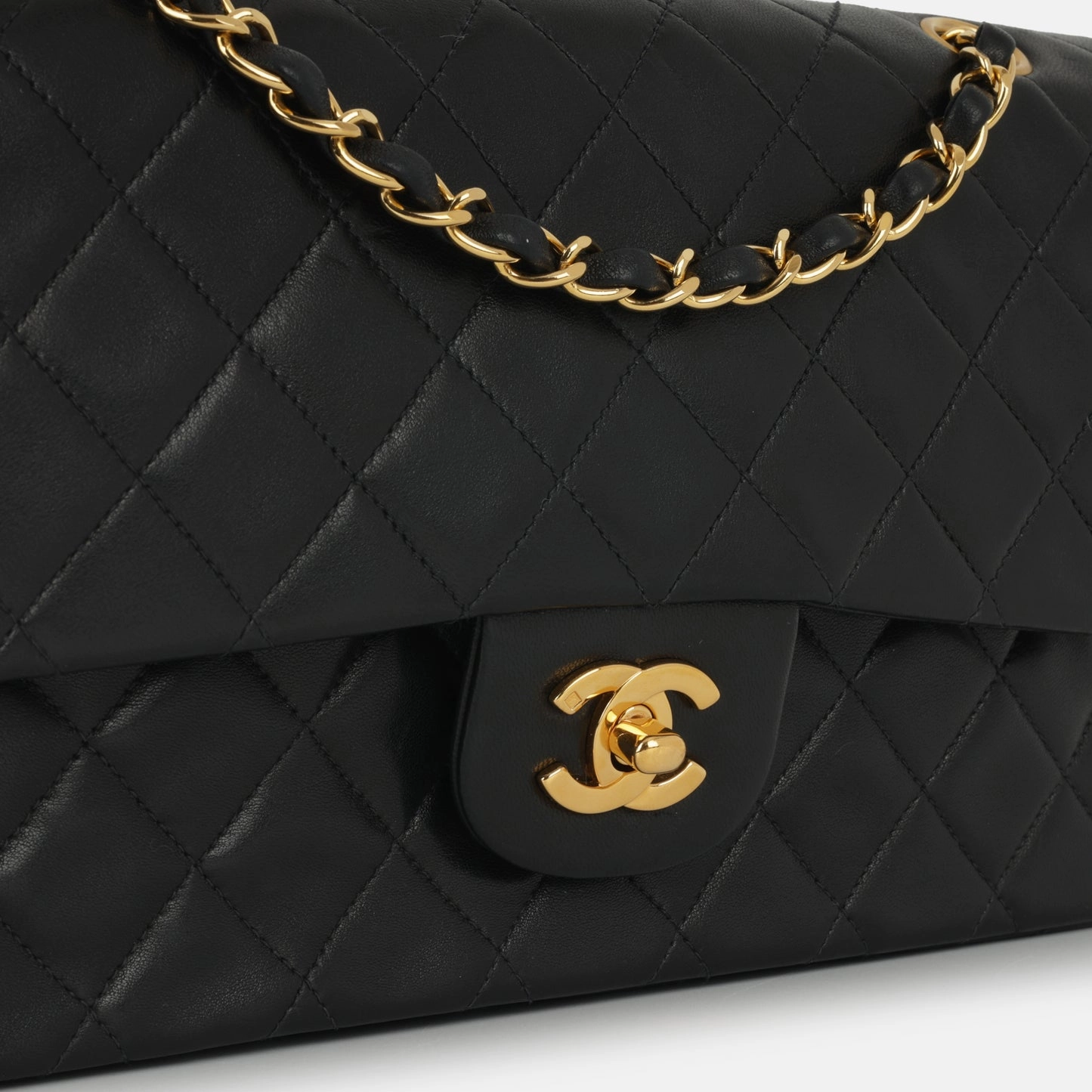 Chanel - Vintage Medium Classic Flap - Black Lambskin GHW - 1996 - Pre-Loved