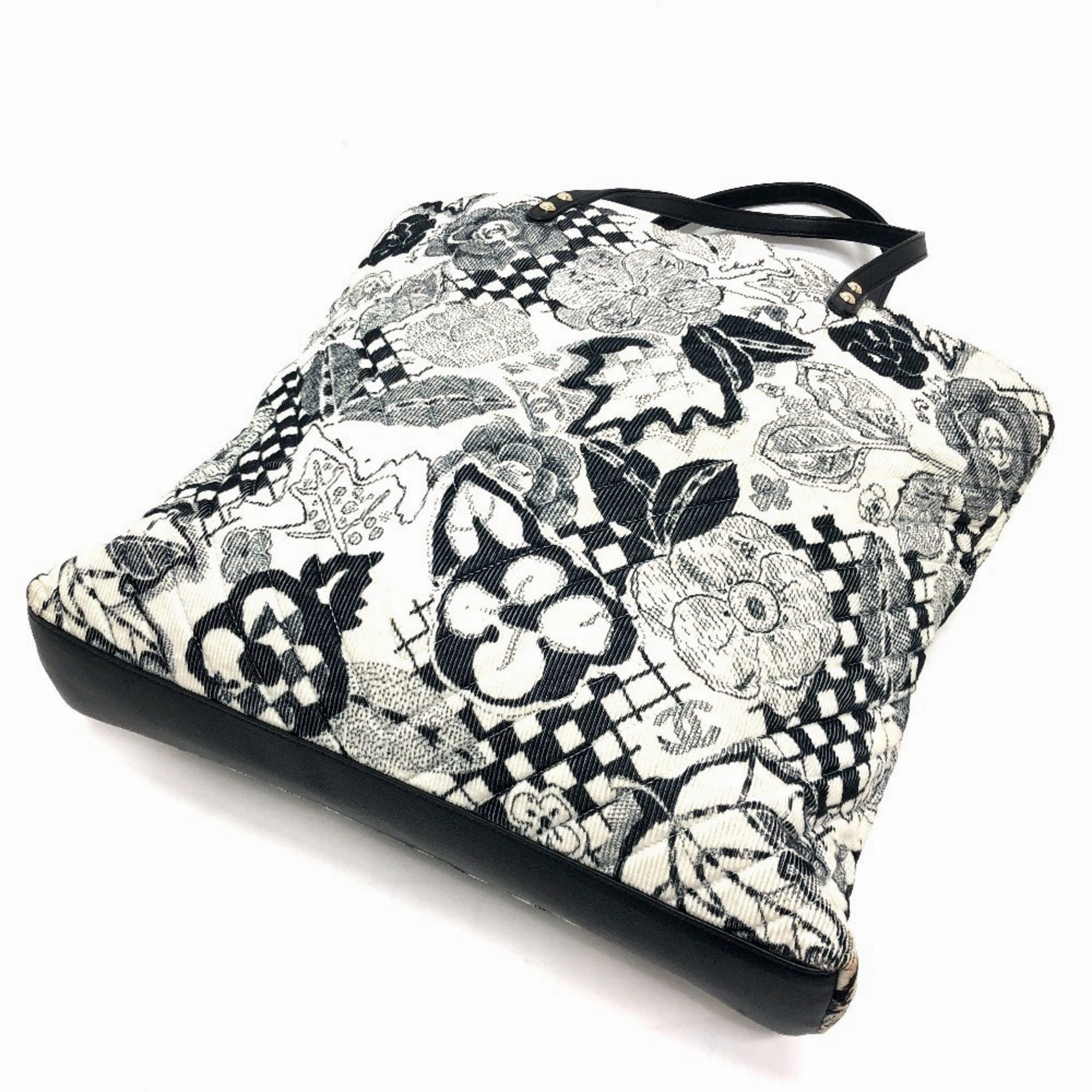 Chanel  Canvas Handbag Tote Bag (Pre-Owned)