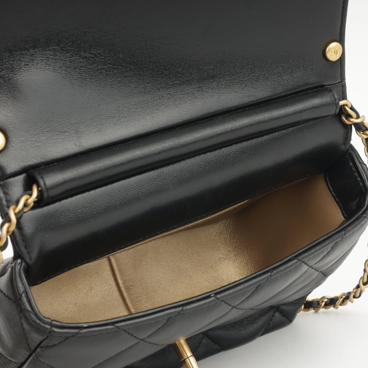 Chanel Chanel - Mini Square Pearl Twist Flap - Black Lambskin GHW - Pre-Loved