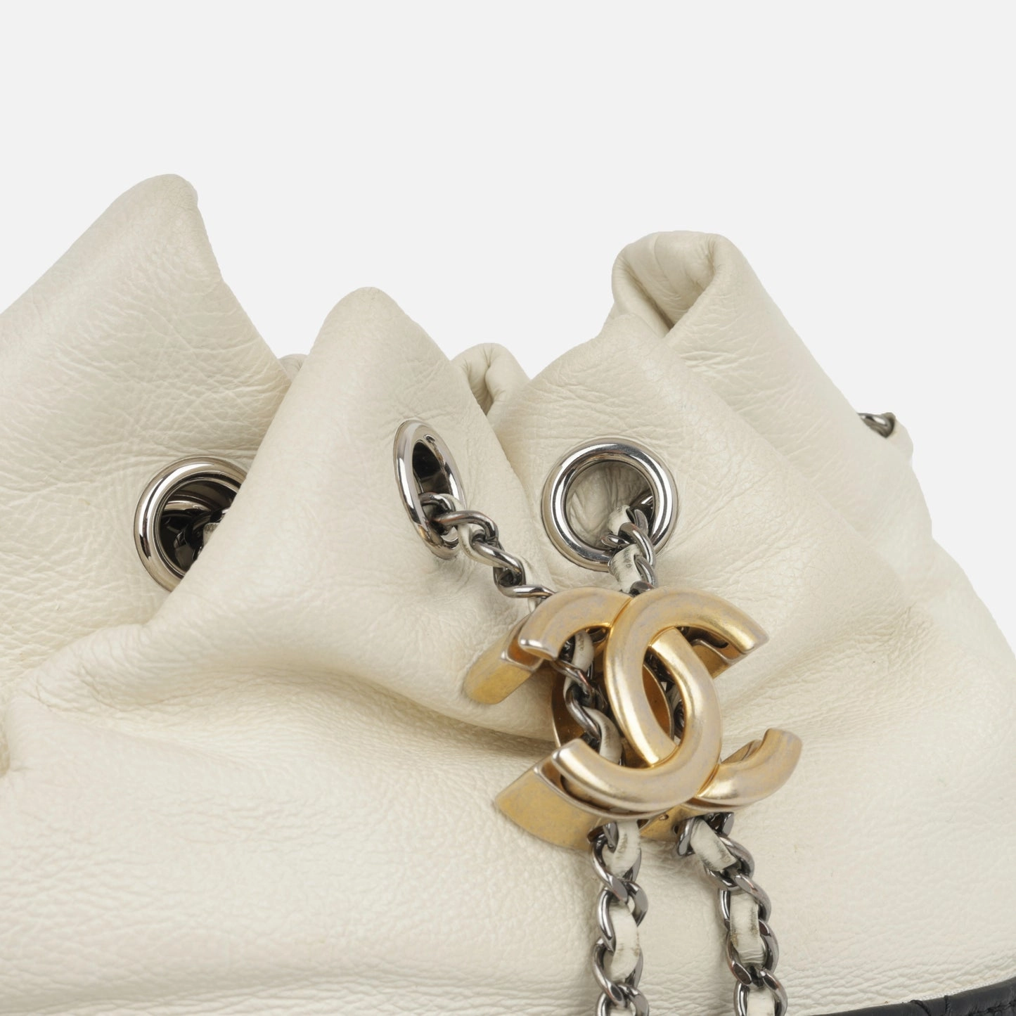 Chanel Chanel - Small Gabrielle Bucket Bag- White/Black Calfskin MHW - 2018 - Pre Loved