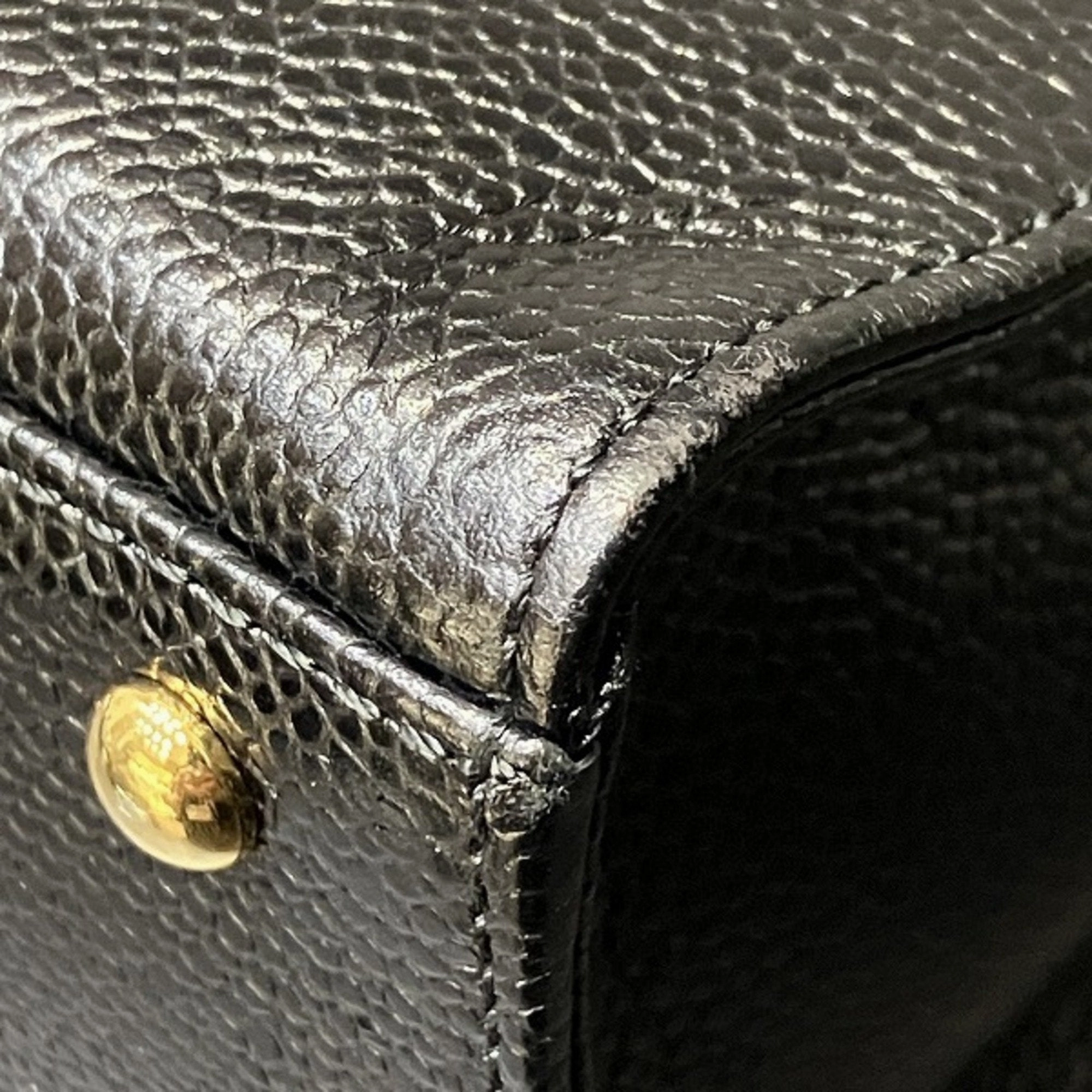 Chanel Chanel Leather Tote Bag (Pre-Owned)
