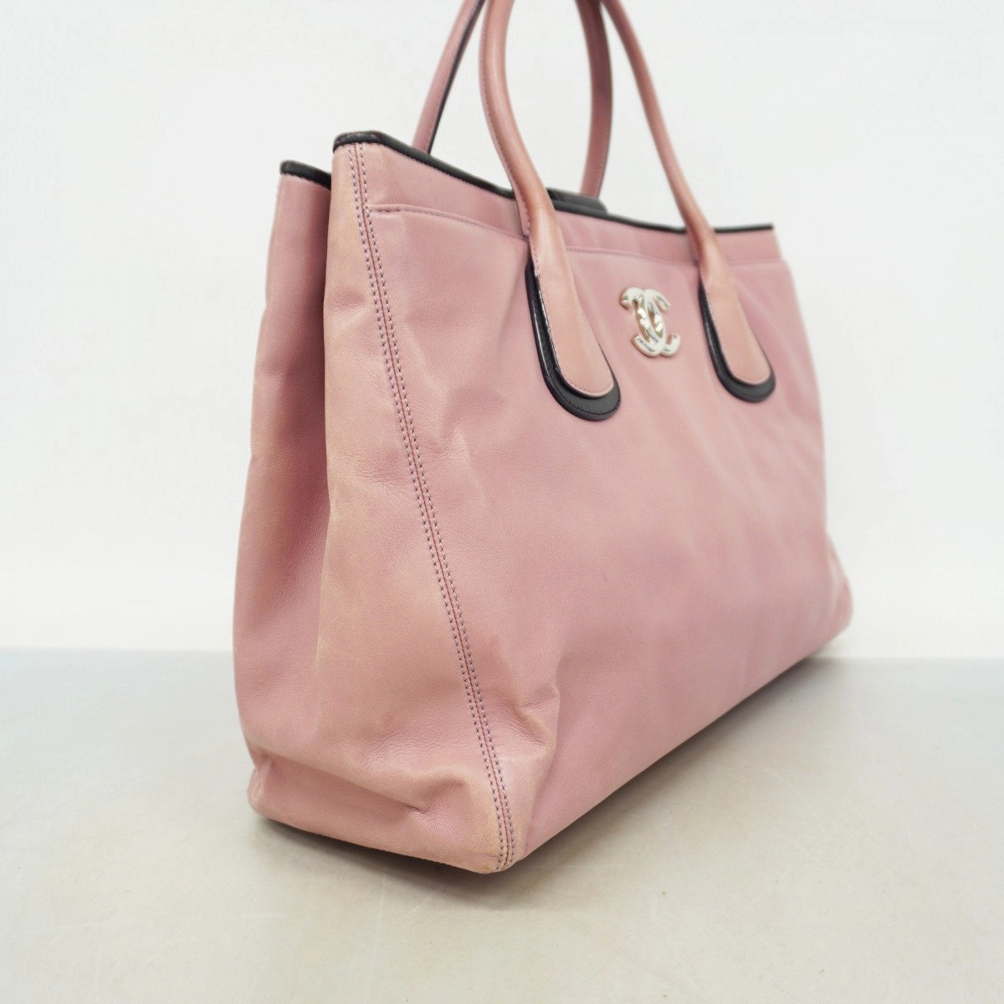 Chanel Executive Leather Tote Bag (Pre-Owned)