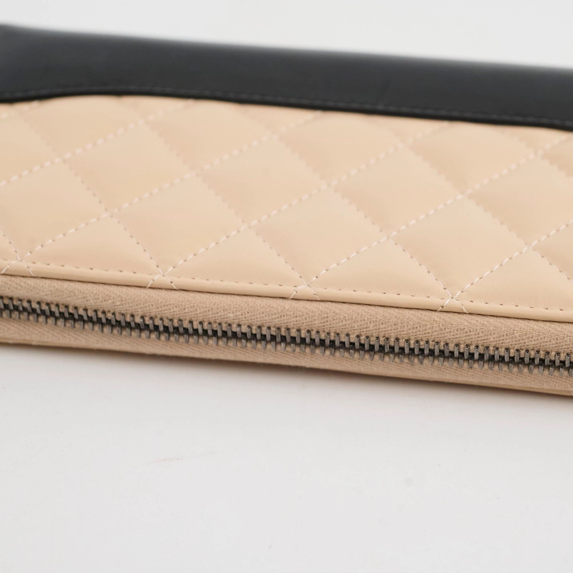 Chanel Gabrielle Zippy Wallet Beige/Black
