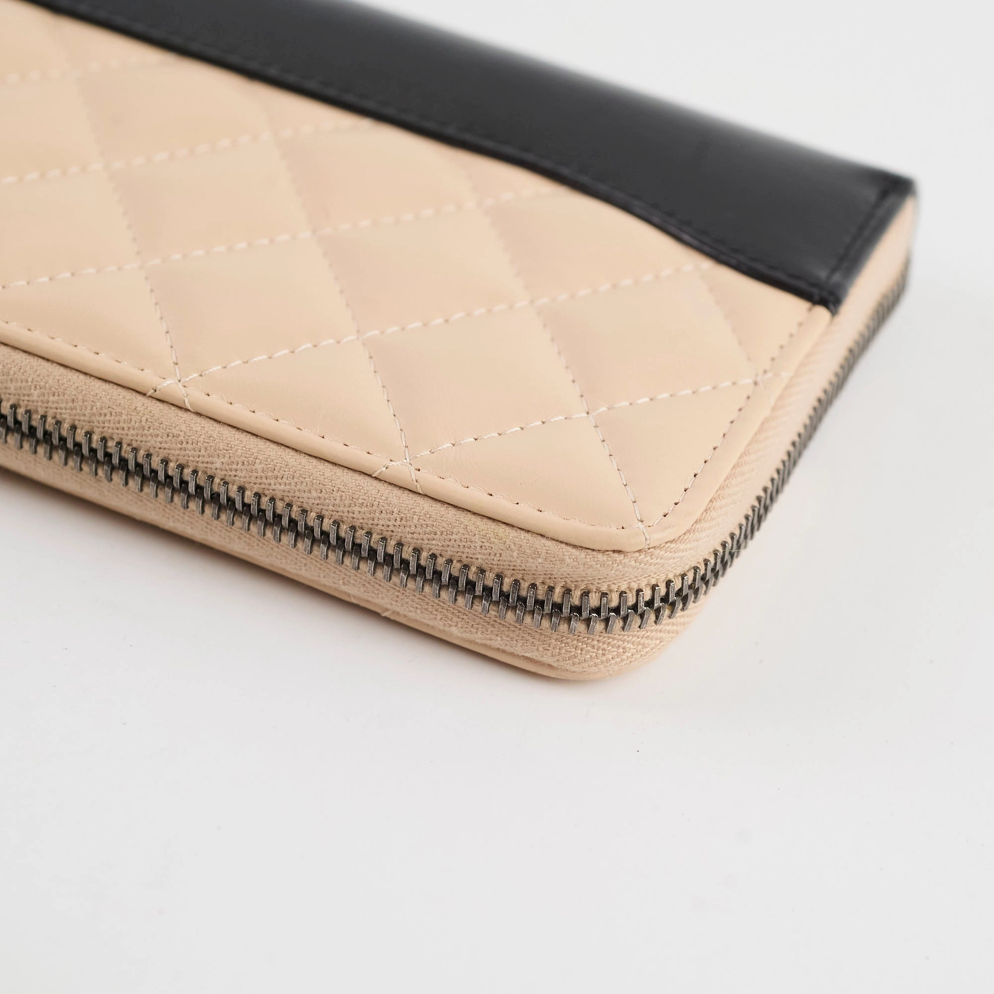Chanel Gabrielle Zippy Wallet Beige/Black