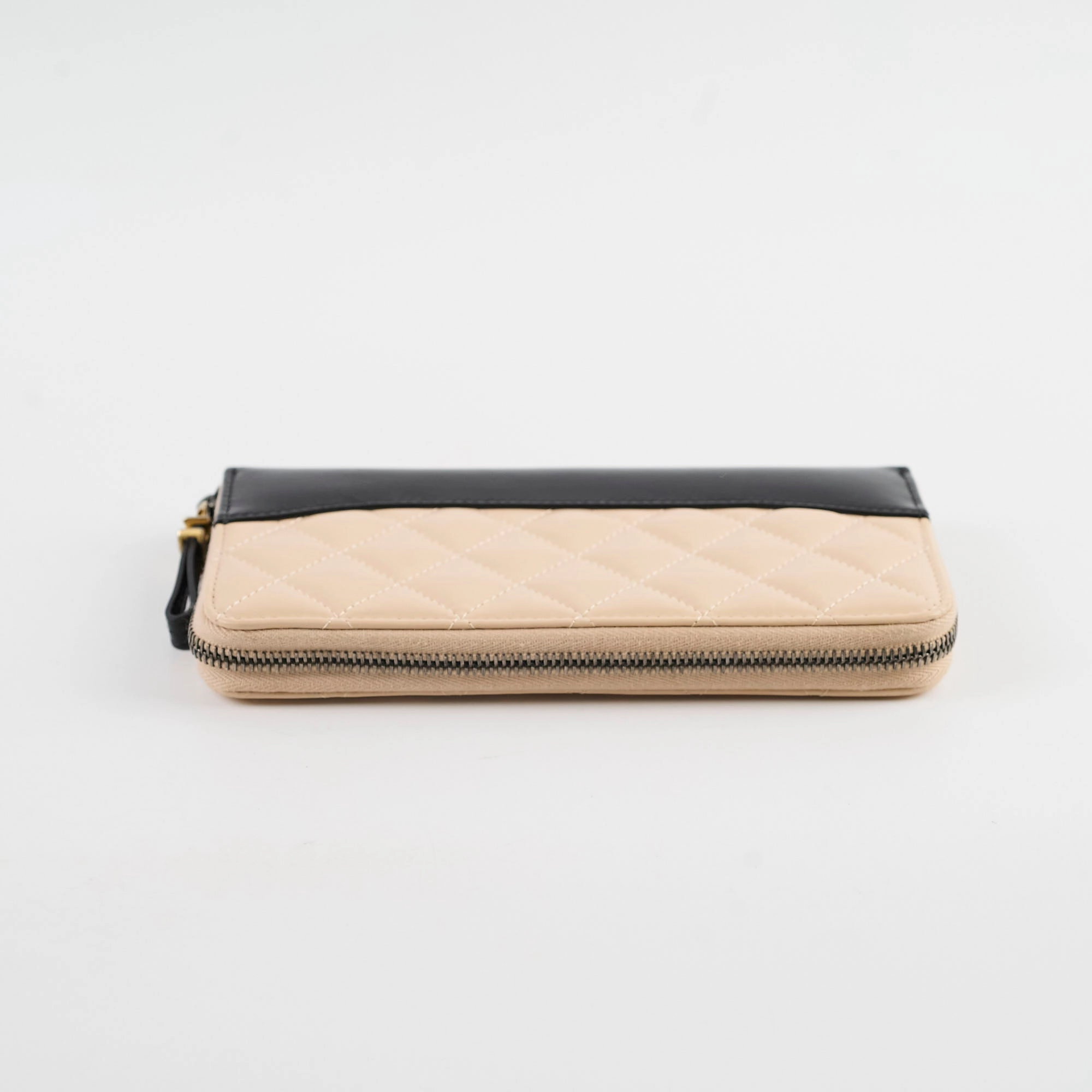 Chanel Gabrielle Zippy Wallet Beige/Black