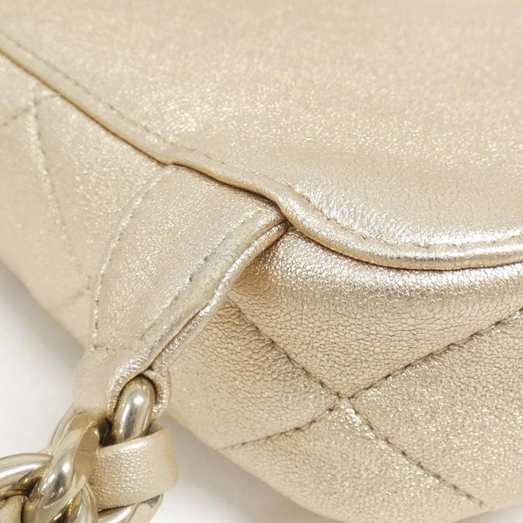 Chanel gold ivory Leather Backpack (Pre-Owned)