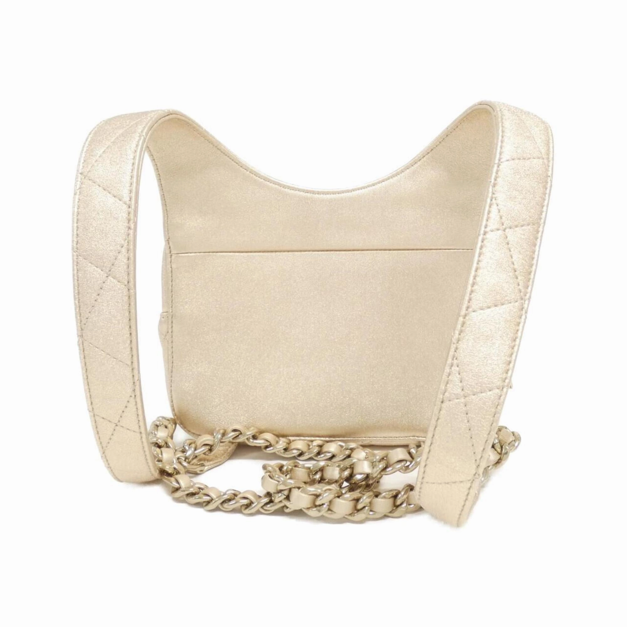 Chanel gold ivory Leather Backpack (Pre-Owned)