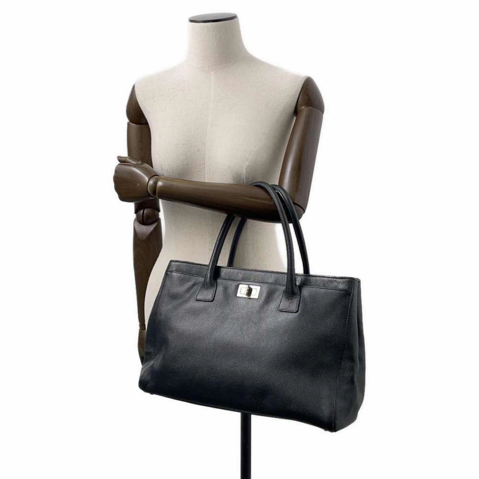 Chanel Leather Pouch Tote Bag (Pre-Owned)