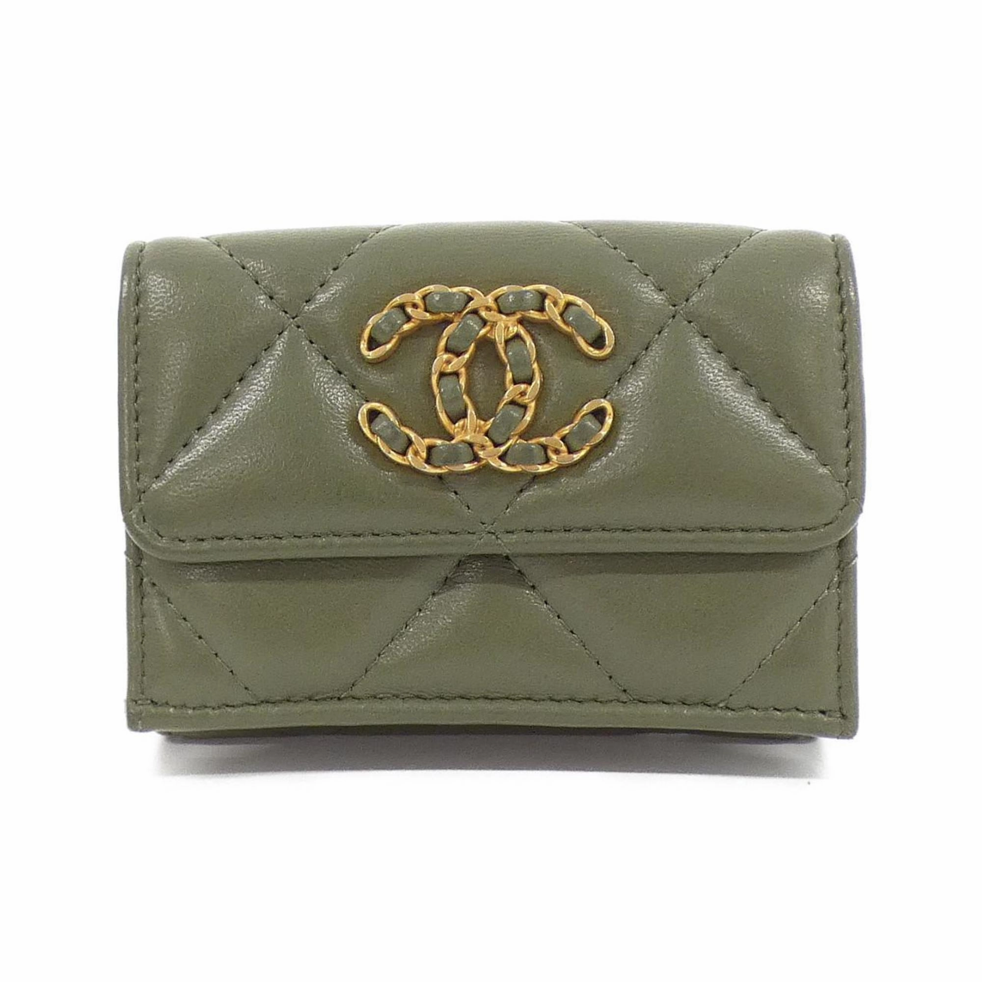 Chanel Leather Wallet (Tri-Fold) (Pre-Owned)