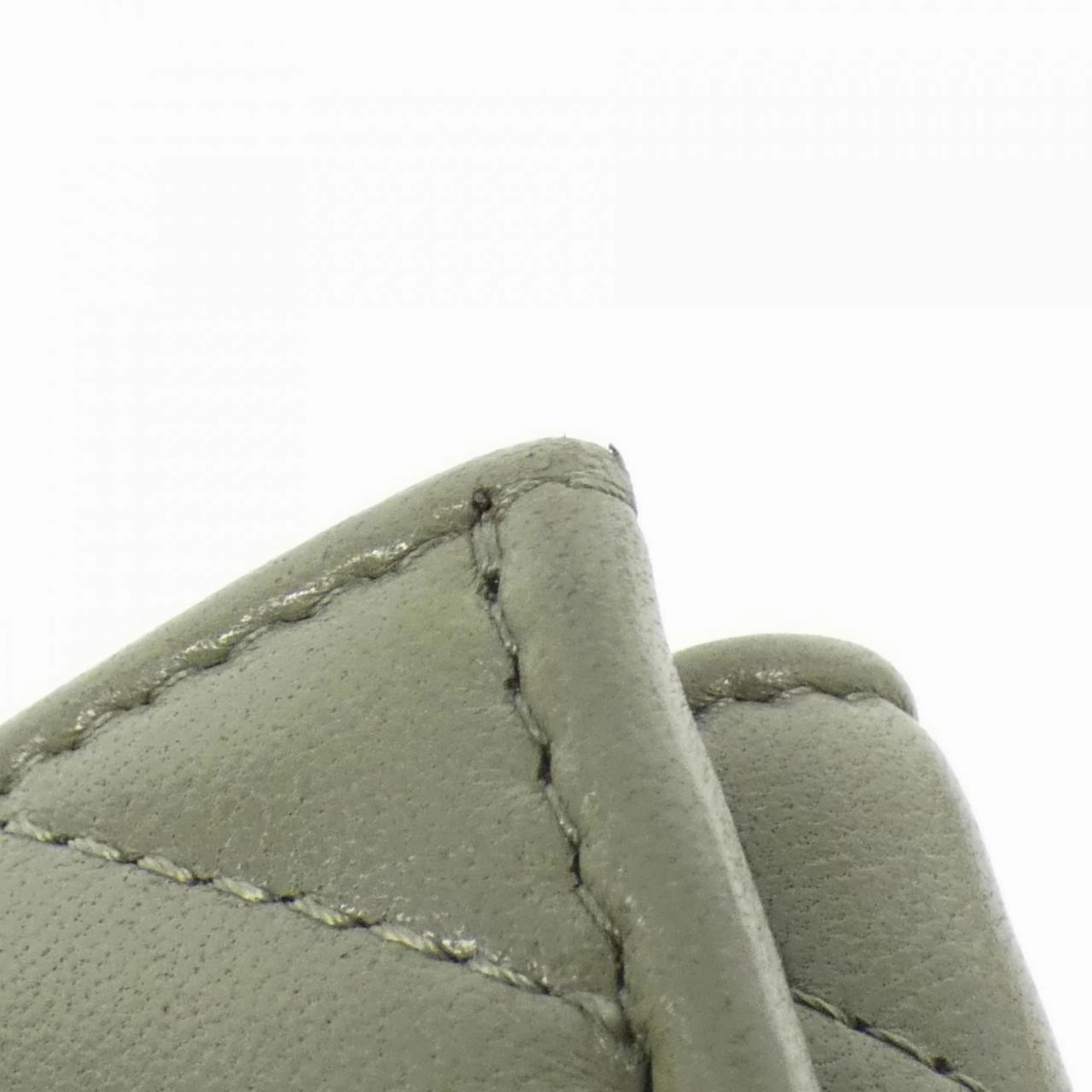 Chanel Leather Wallet (Tri-Fold) (Pre-Owned)