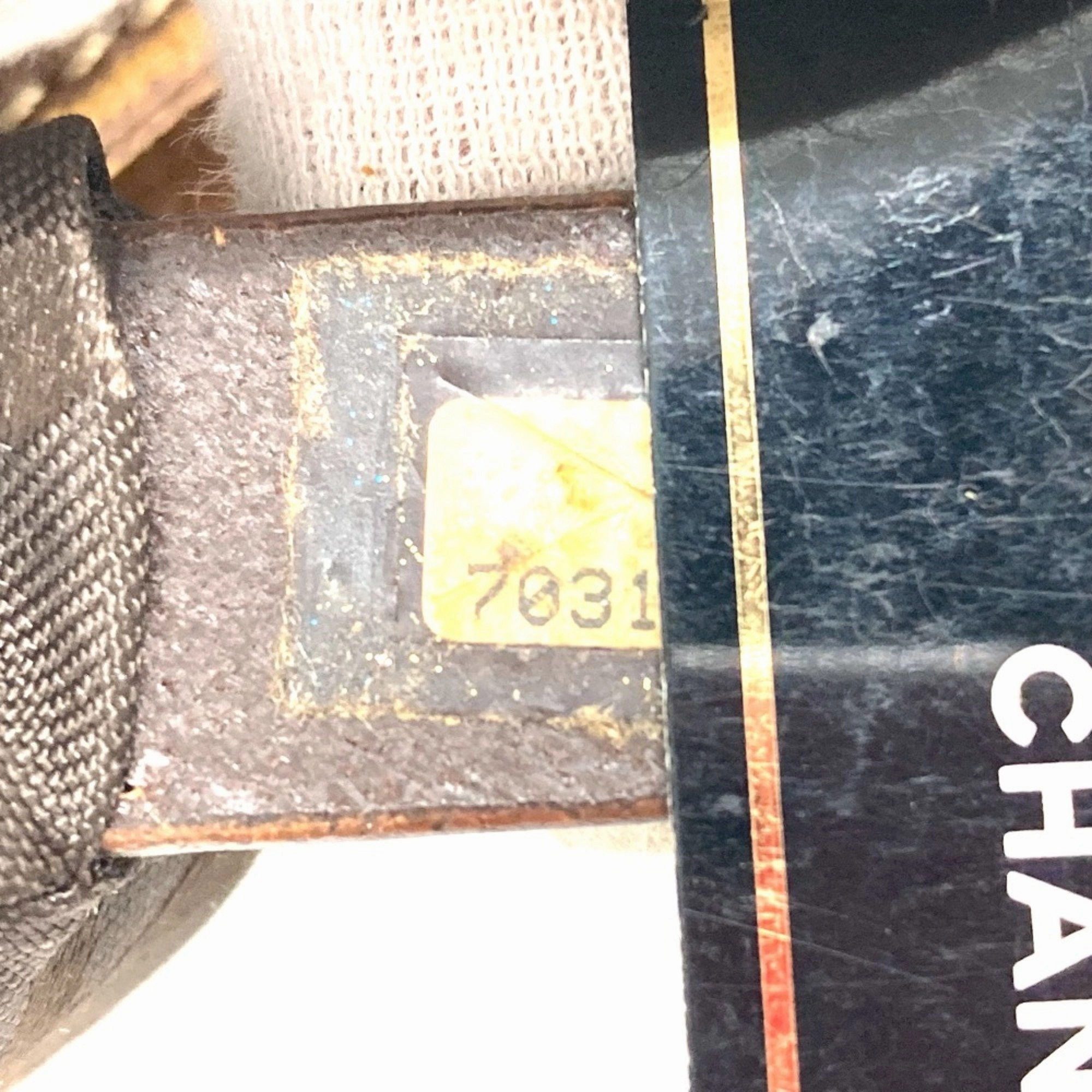 Chanel Logo Cc Leather Handbag (Pre-Owned)