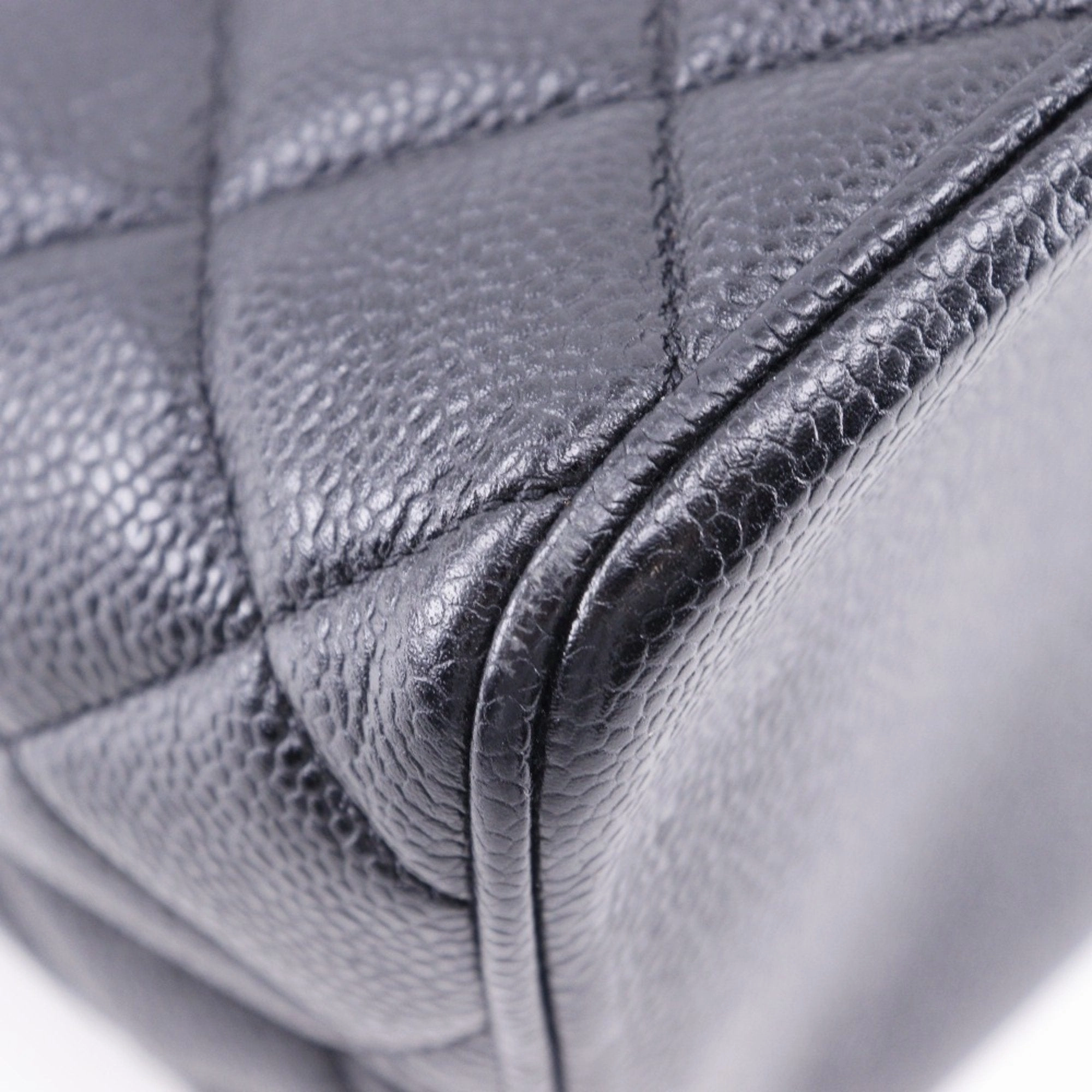 Chanel Medaillon Leather Tote Bag (Pre-Owned)