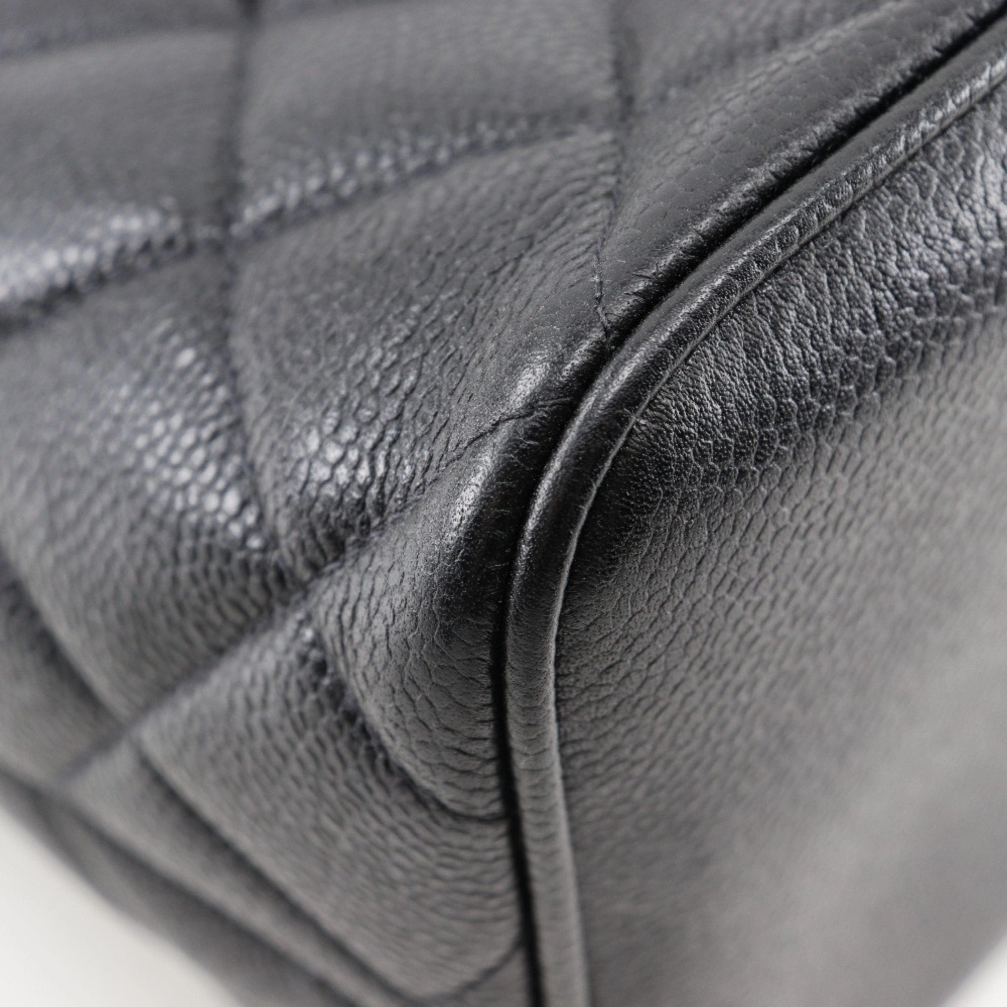 Chanel Medaillon Leather Tote Bag (Pre-Owned)