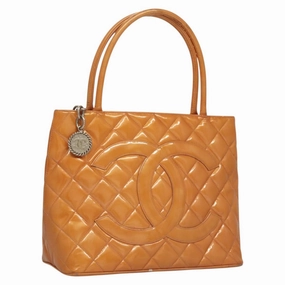 Chanel Medaillon Patent Leather Tote Bag (Pre-Owned)