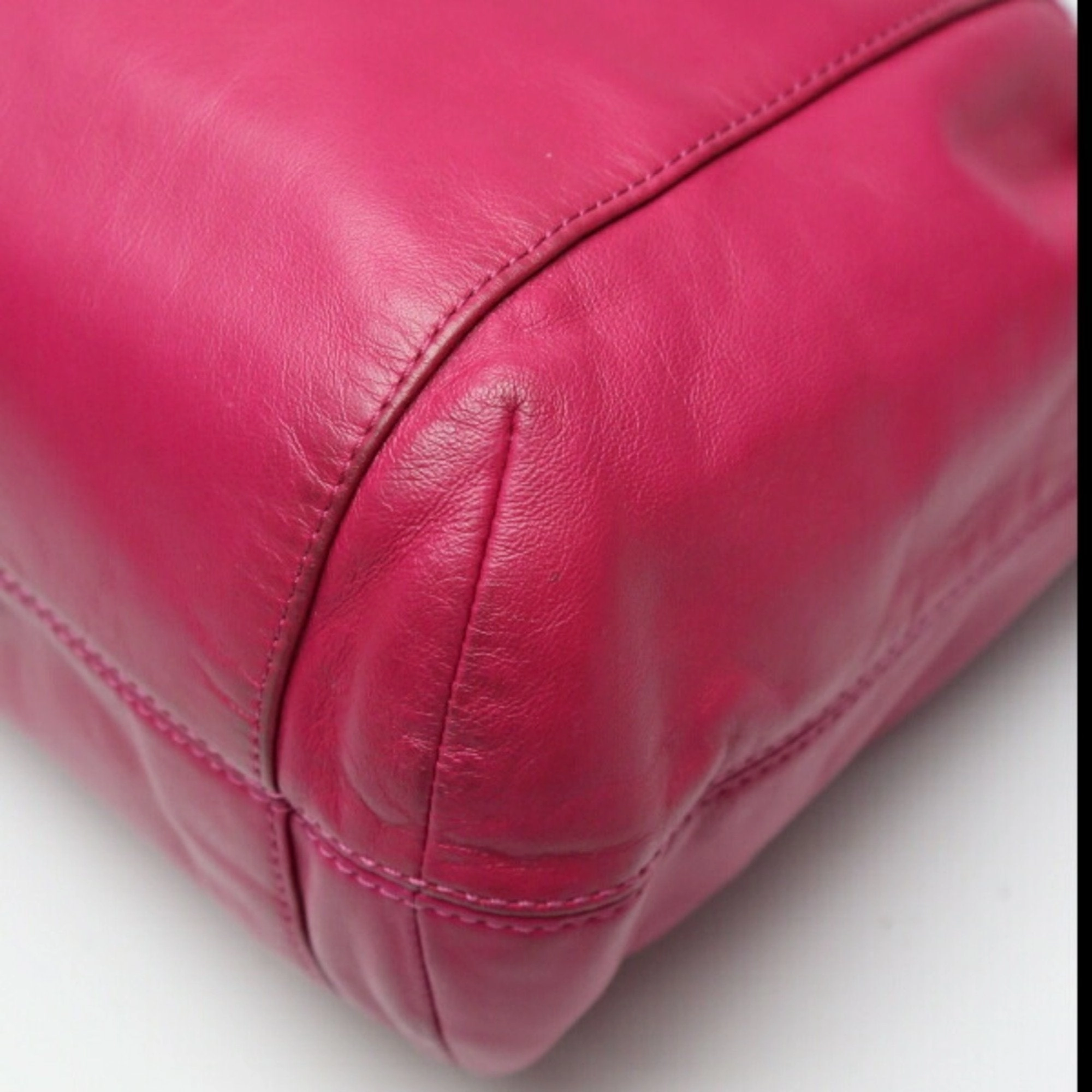 Coach  Leather Shoulder Bag (Pre-Owned)