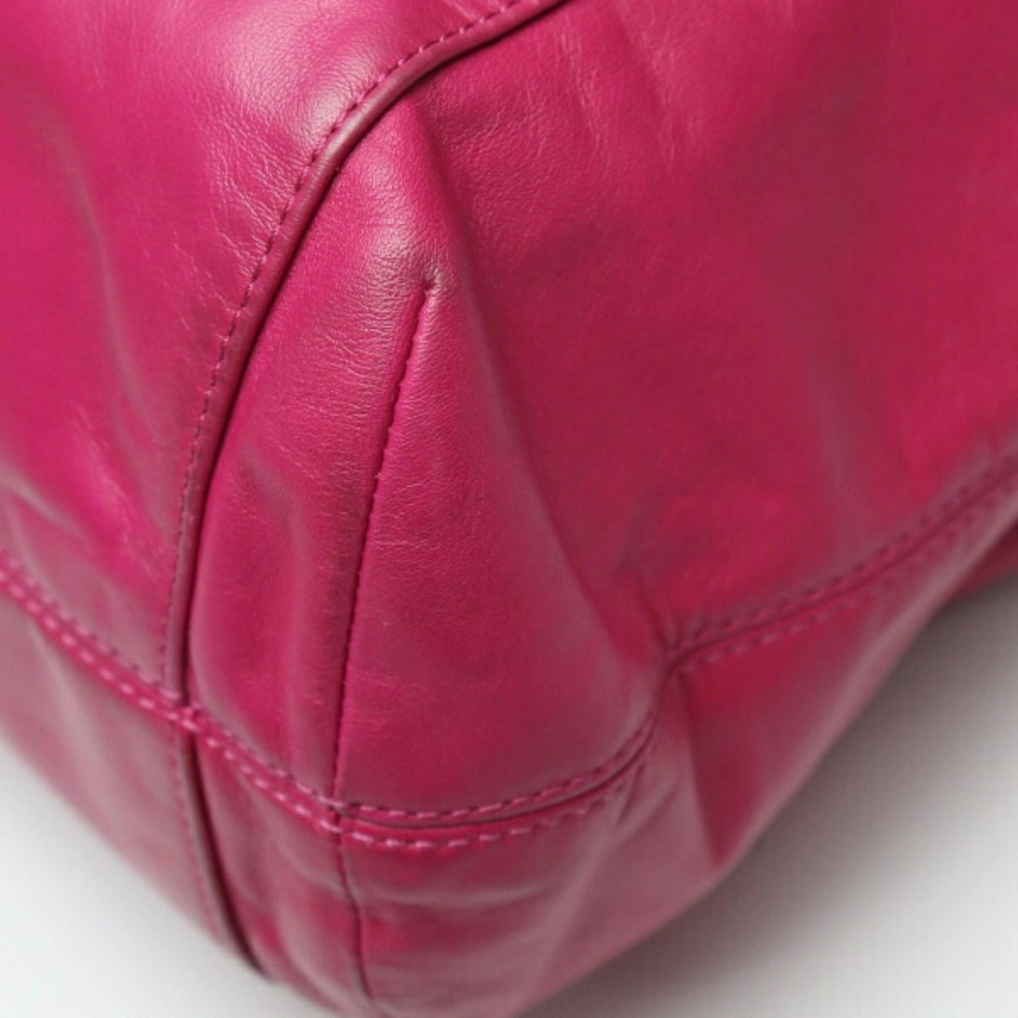 Coach  Leather Shoulder Bag (Pre-Owned)