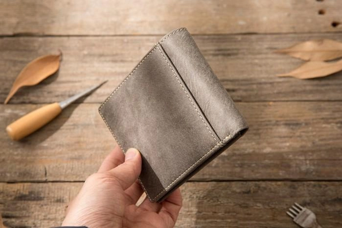 Cool Leather Mens Gray Small Wallet Bifold Vintage Slim billfold Wallet for Men