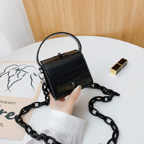 Dai Handbags