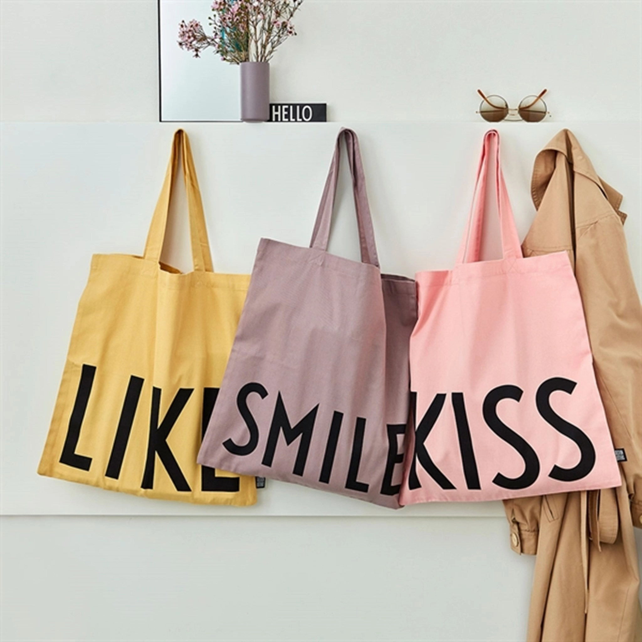 Design Letters Tote Bag Kiss Powder Pink