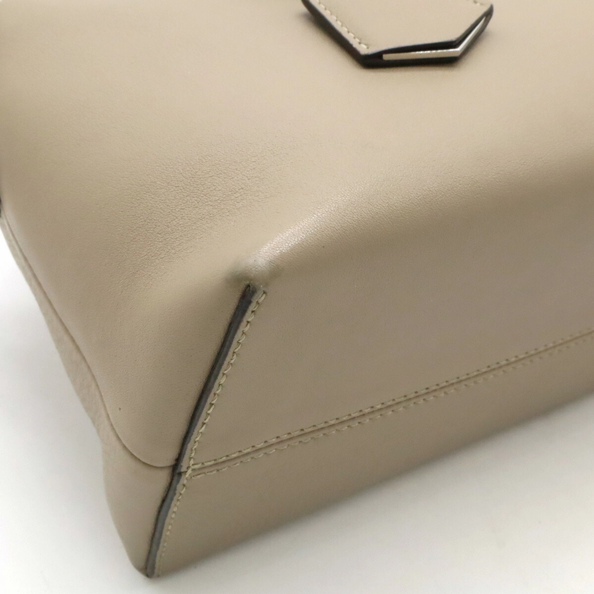 Fendi Leather Handbag Shoulder Bag (Pre-Owned)