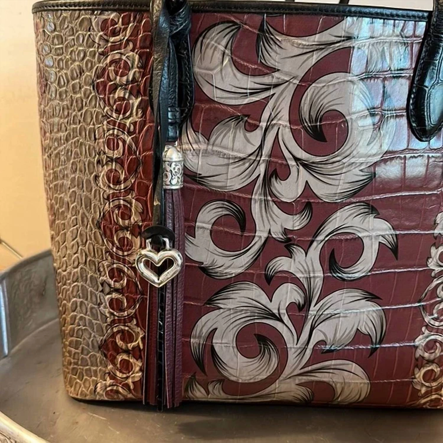 Florentine Croco Tote Bag In Sangria