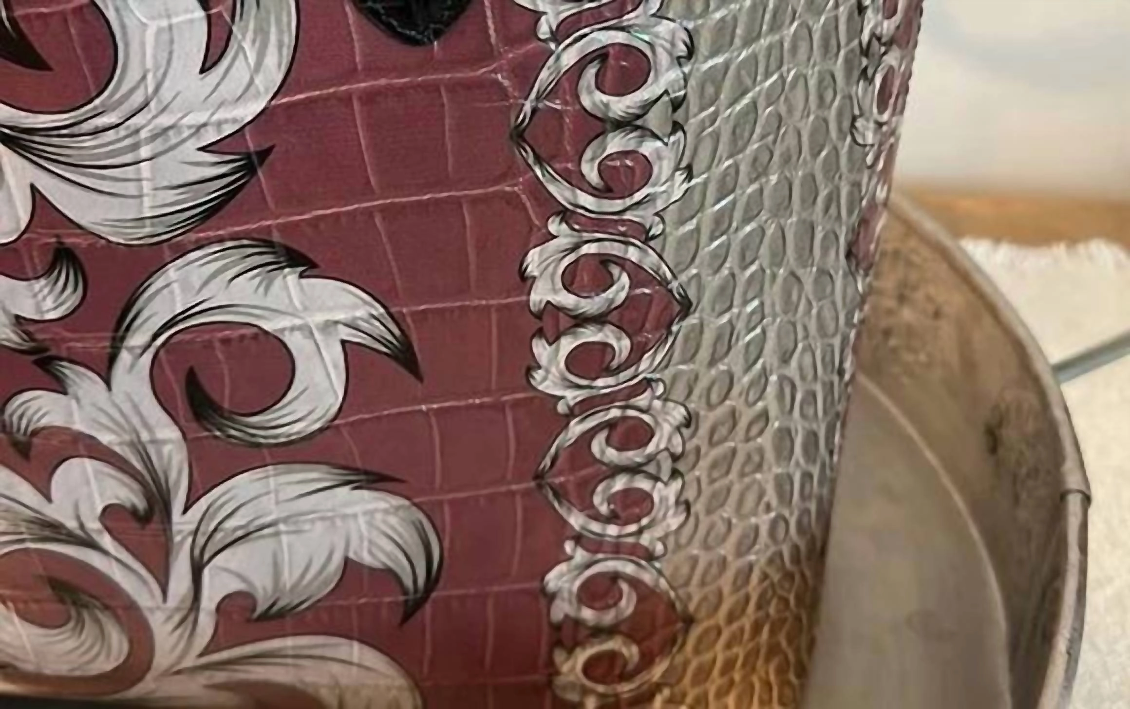 Florentine Croco Tote Bag In Sangria