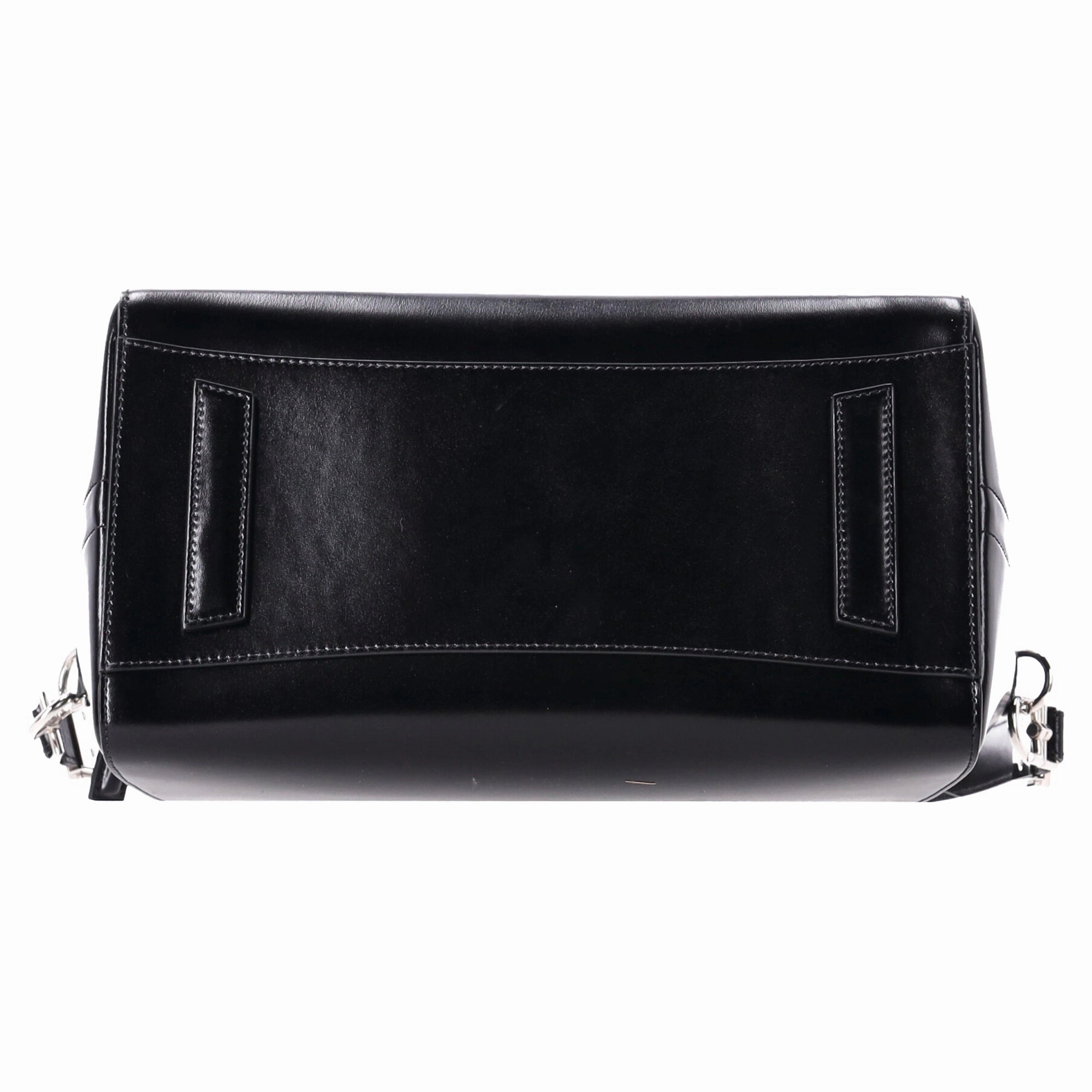 Givenchy Medium Antigona Handbag in Black Calf Leather