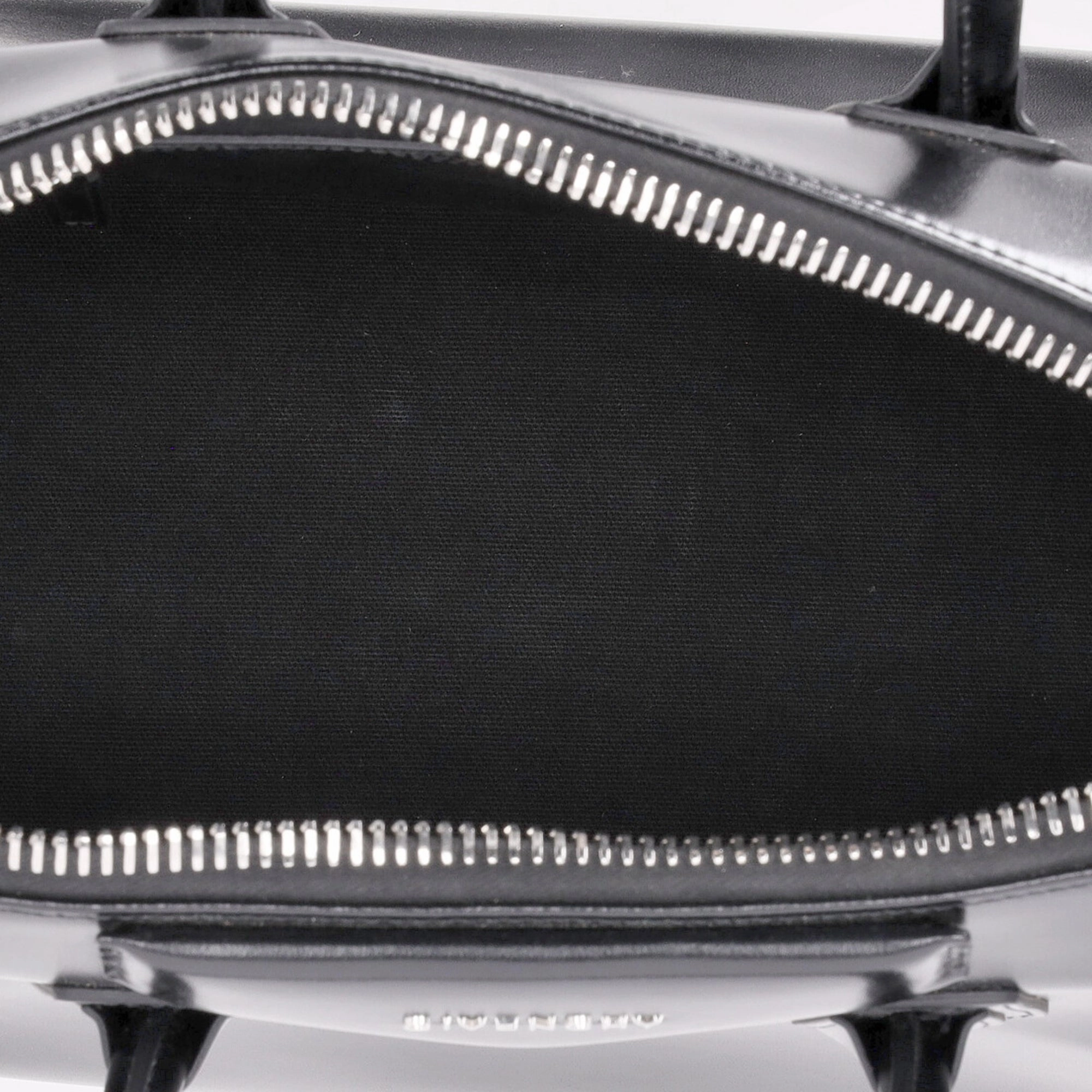 Givenchy Medium Antigona Handbag in Black Calf Leather