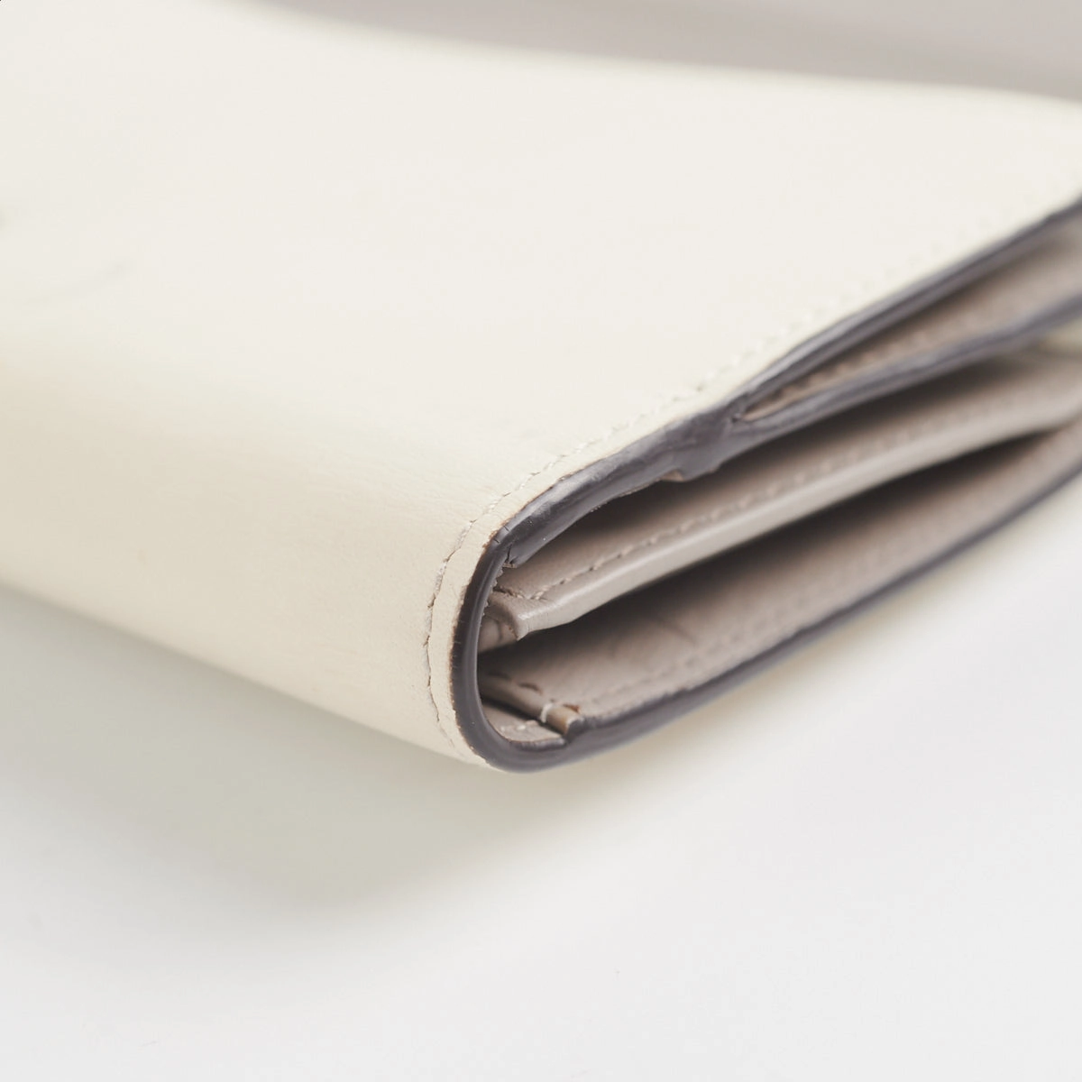 Gucci White Wallet