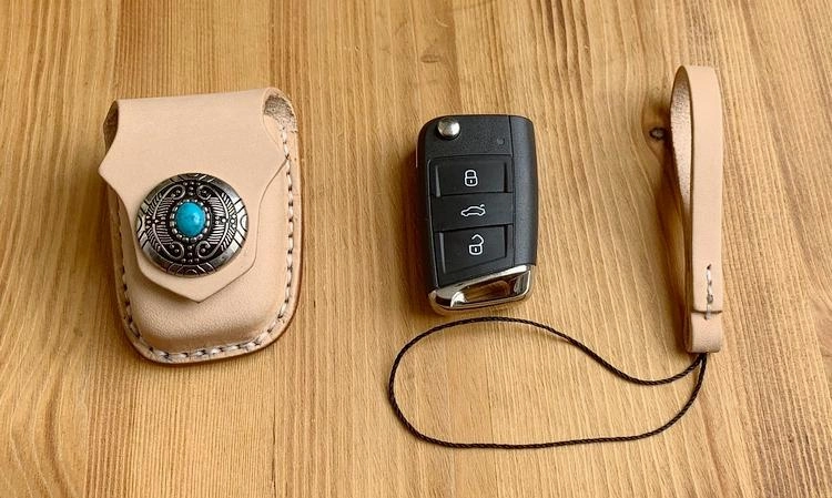 Handmade Beige Leather Mens Volkswagen Golf Car Key Case Car Key Holder with Belt Loop/Belt Clip