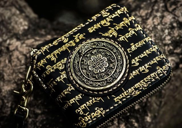Handmade Leather Chain Wallet Tooled Tibetan Biker Wallet Mens Cool billfold Trucker Wallet with Chain