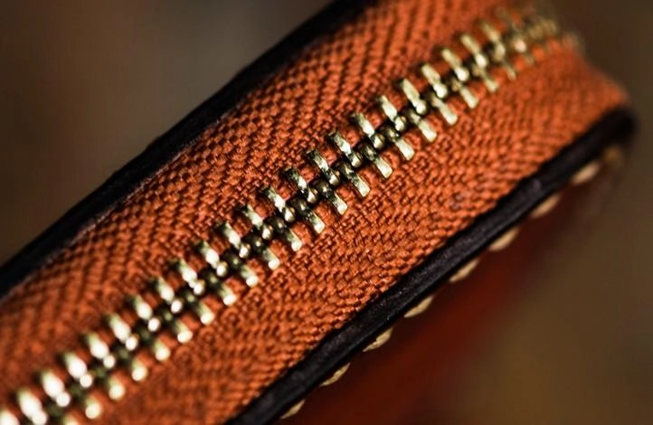 Handmade Leather Tibetan Mens billfold Wallets Cool Chain Wallet Small Biker Wallet for Men