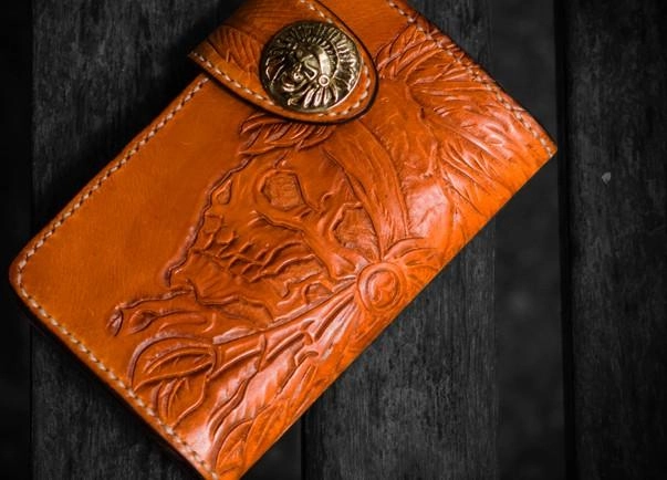 Handmade Leather Tooled Skull Indian Chief Biker Wallets Mens Cool billfold Chain Wallet Trucker Wallet with Chain