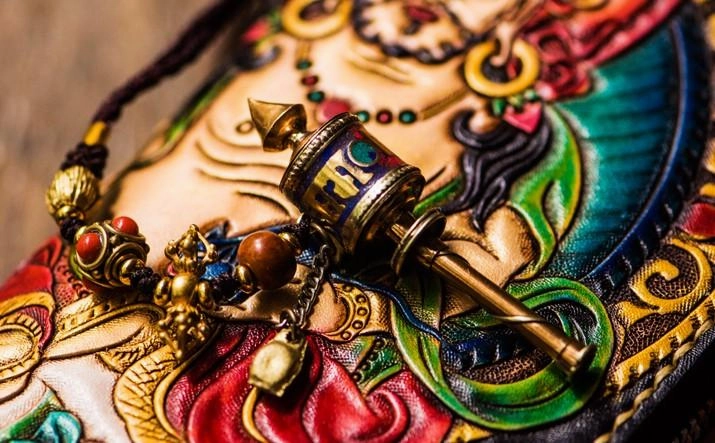 Handmade Leather Tooled Yellow Jambhala Mens Chain Biker Wallets Cool Leather Wallet Zipper Long Wallets for Men
