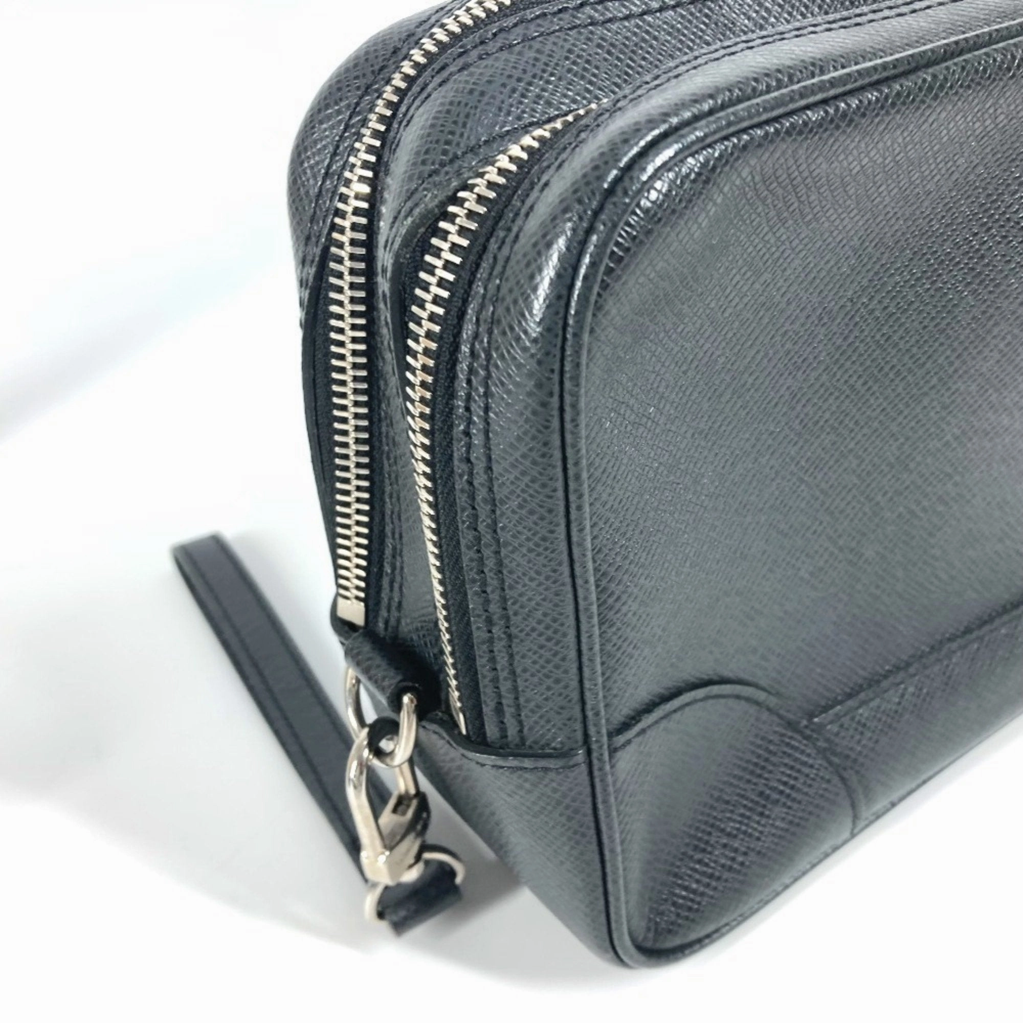 Louis Vuitton Ardoise Taiga Leather Leather Clutch Bag Pouch (Pre-Owned)