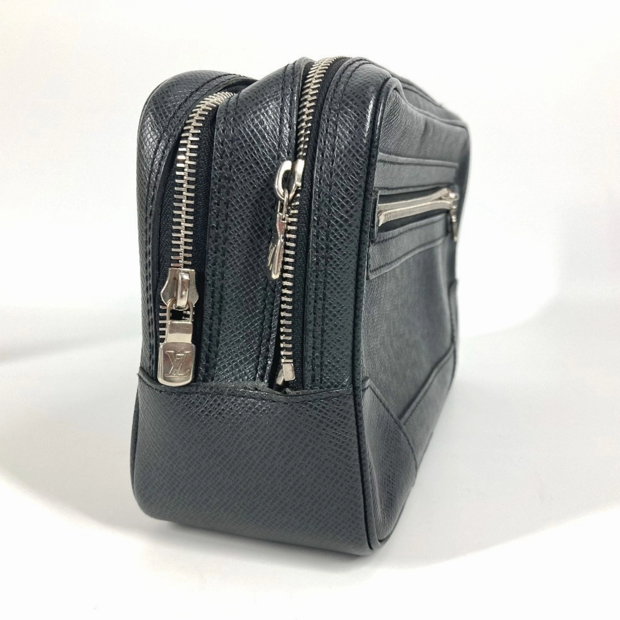 Louis Vuitton Ardoise Taiga Leather Leather Clutch Bag Pouch (Pre-Owned)
