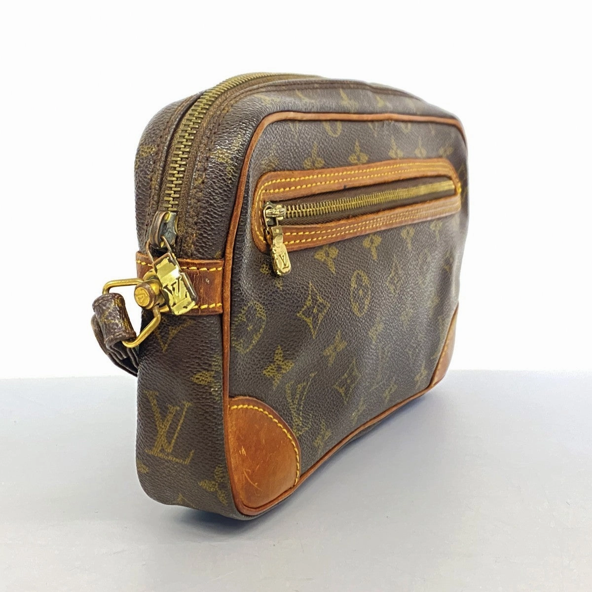Louis Vuitton Clutch Bag (Pre-Owned)