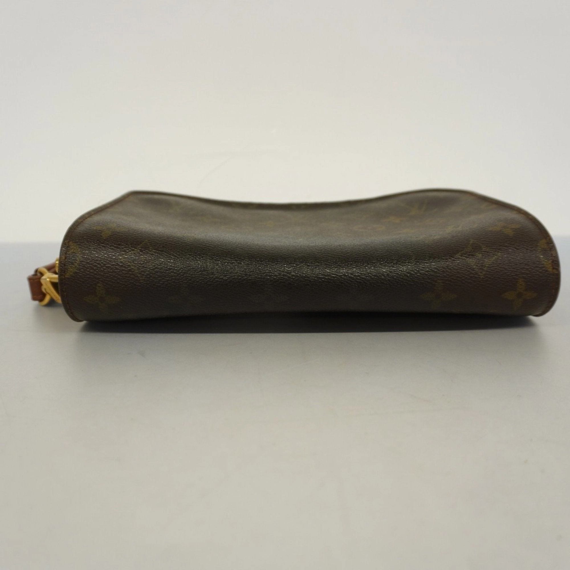 Louis Vuitton Clutch Bag (Pre-Owned)