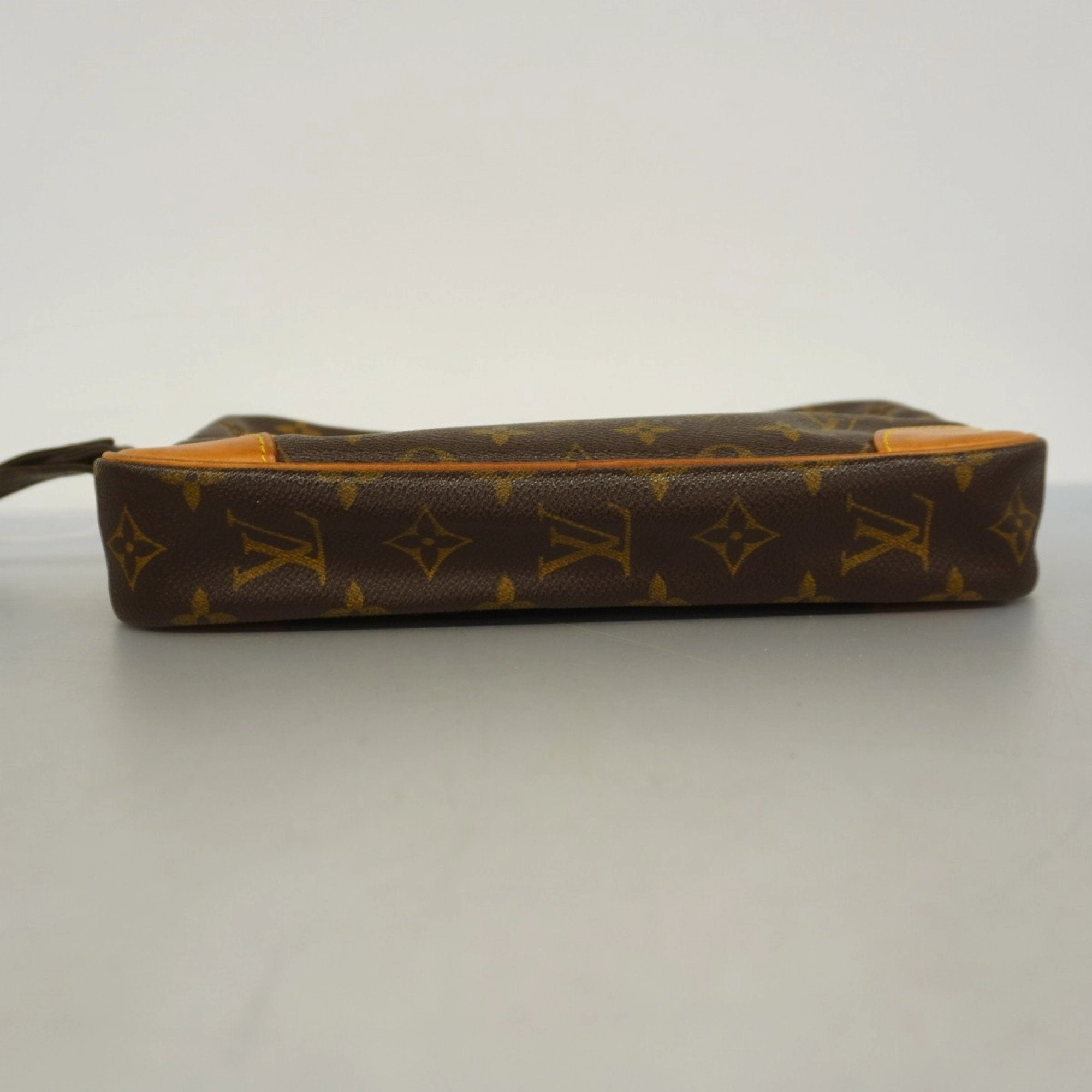 Louis Vuitton Clutch Bag (Pre-Owned)