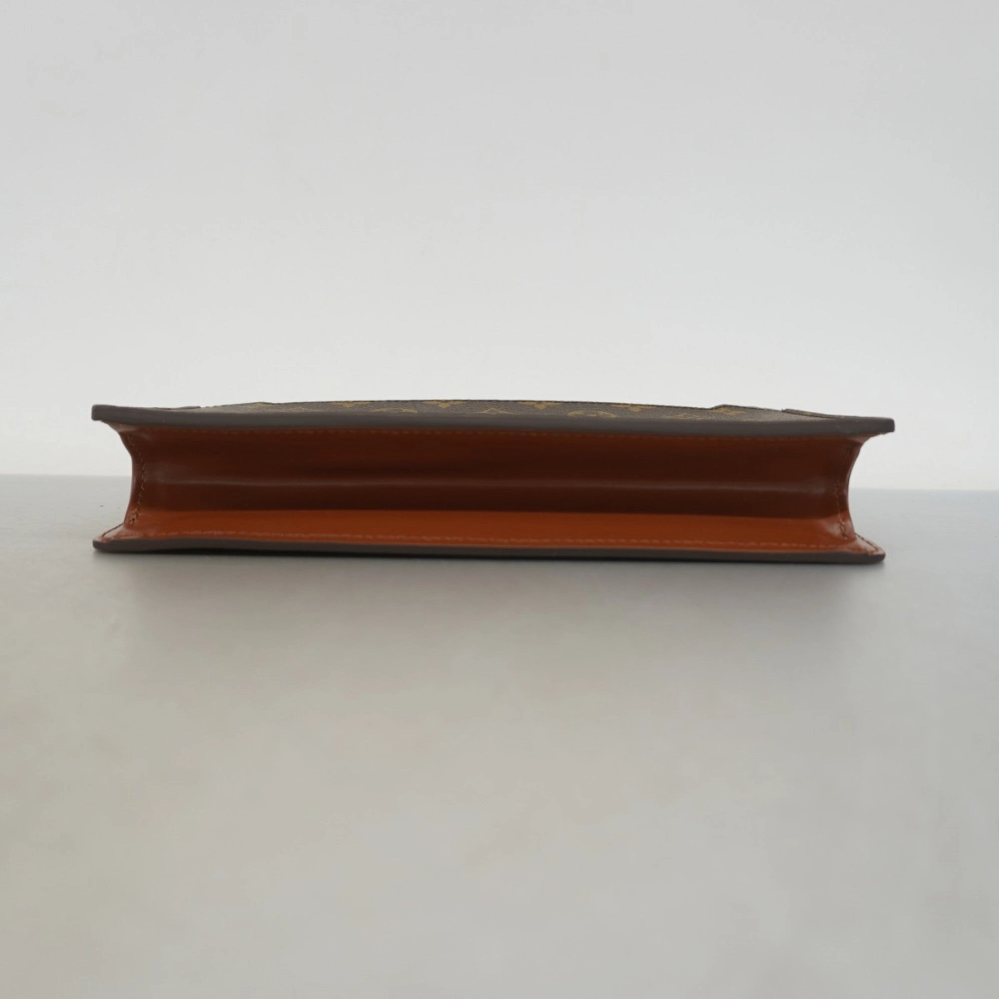 Louis Vuitton Clutch Bag (Pre-Owned)