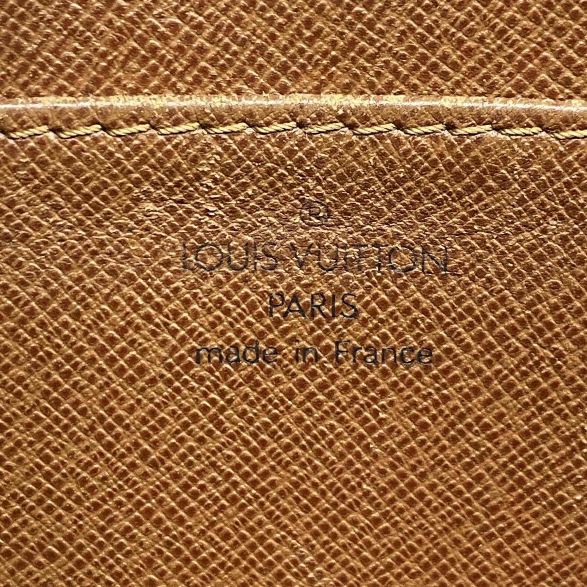 Louis Vuitton Clutch Bag (Pre-Owned)