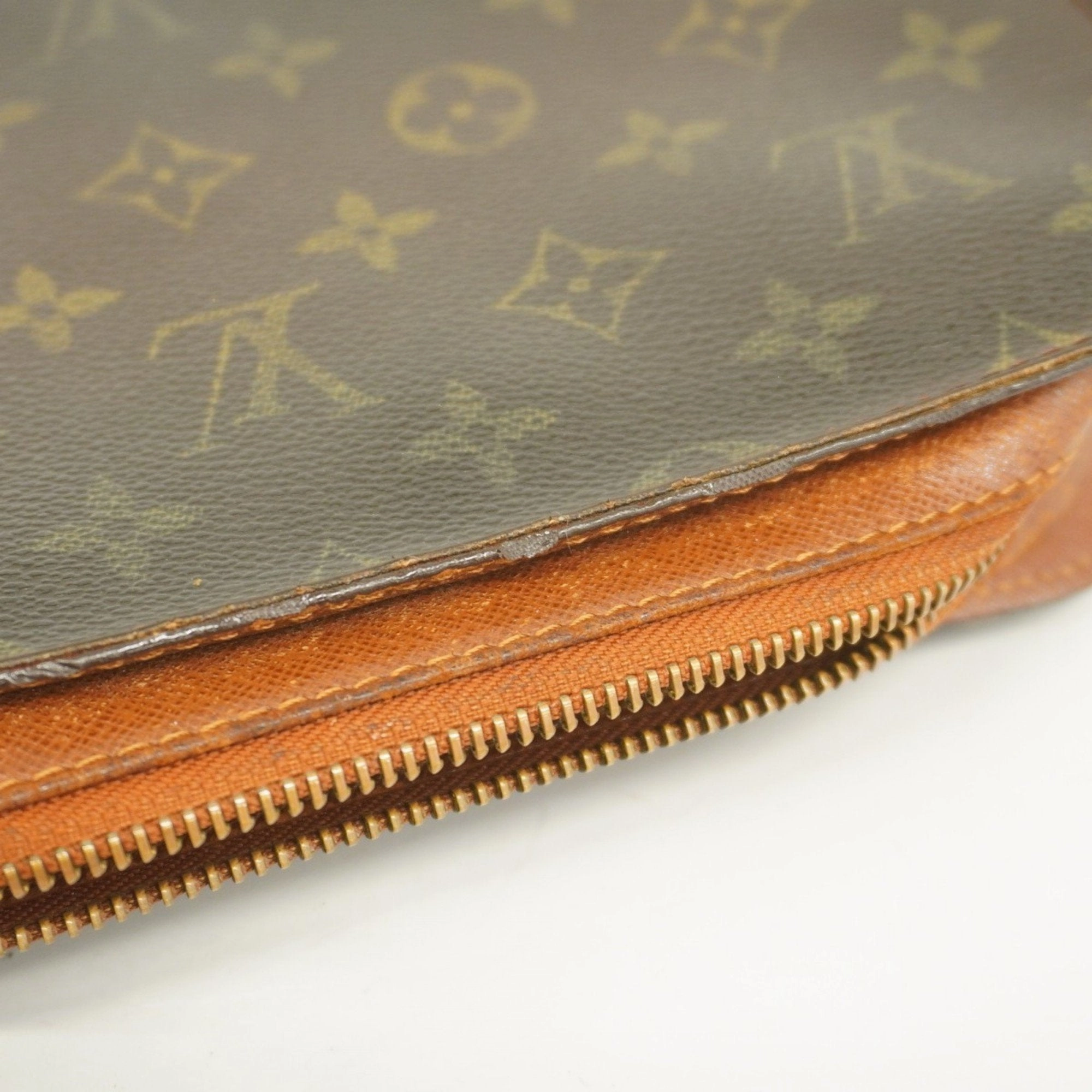 Louis Vuitton Clutch Bag (Pre-Owned)