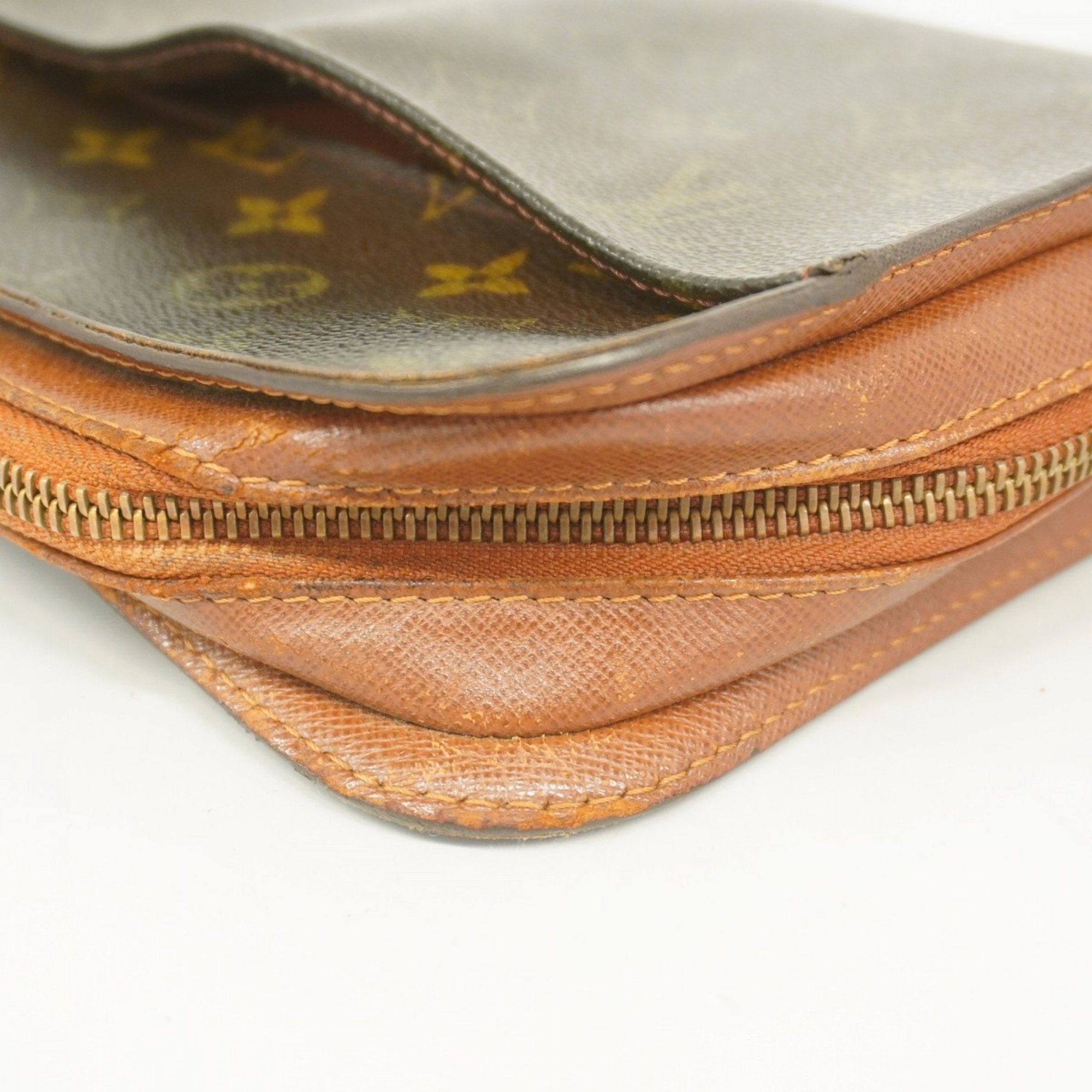 Louis Vuitton Clutch Bag (Pre-Owned)