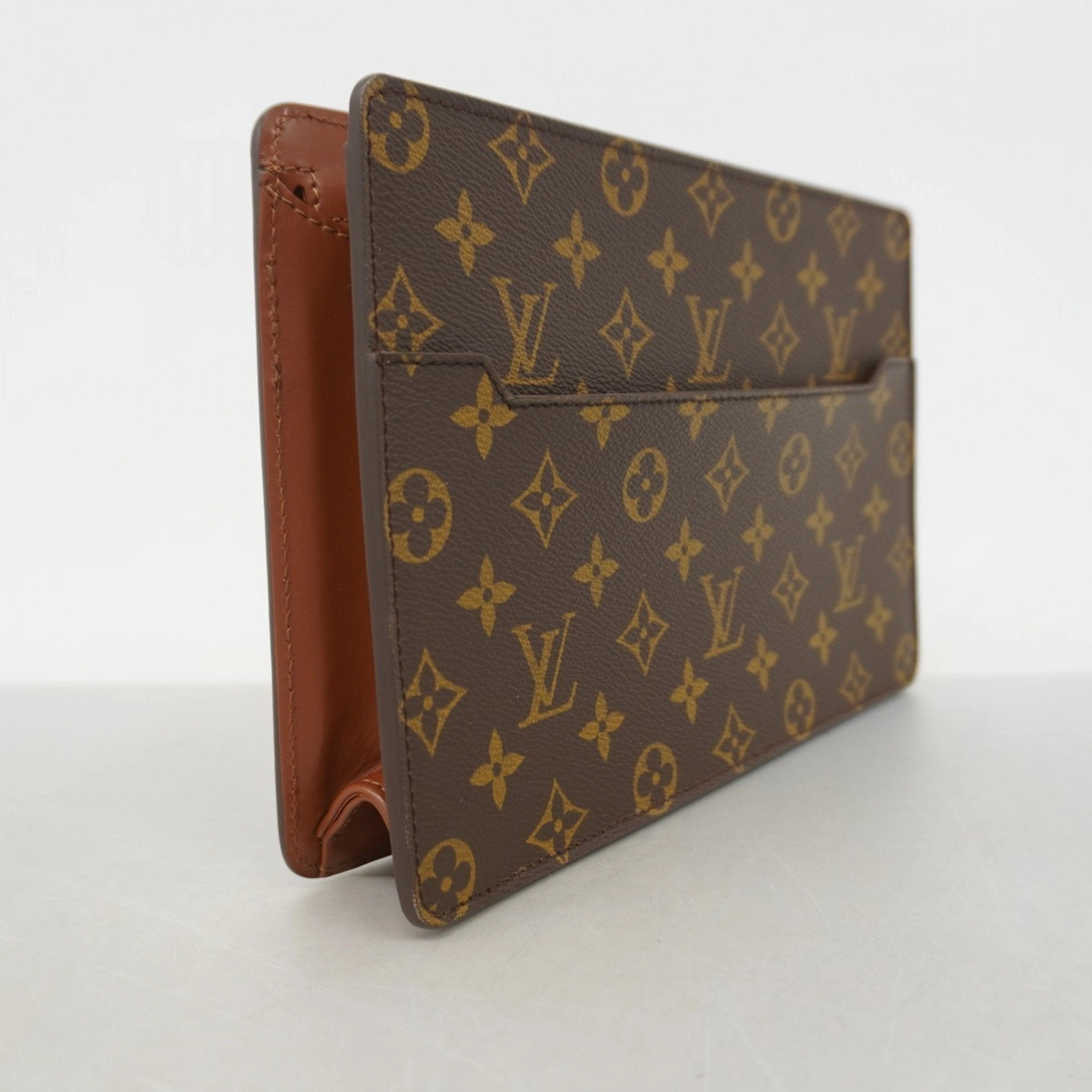 Louis Vuitton Clutch Bag (Pre-Owned)