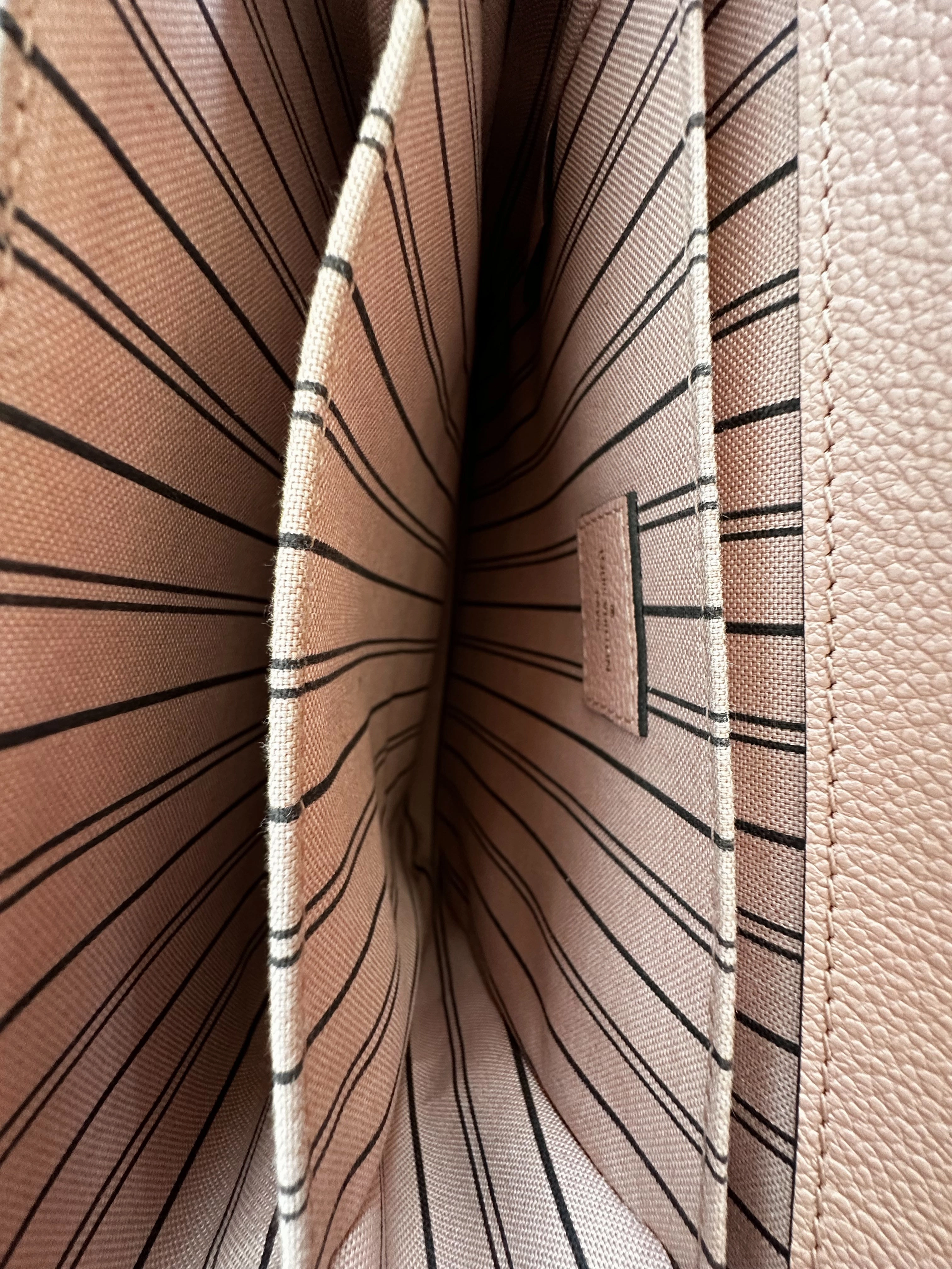 Louis Vuitton Pink Monogram Empriente Pochette Mtis